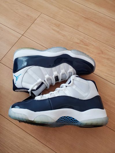 Nike Air Jordan 11 Retro "UNC Win Like 82"