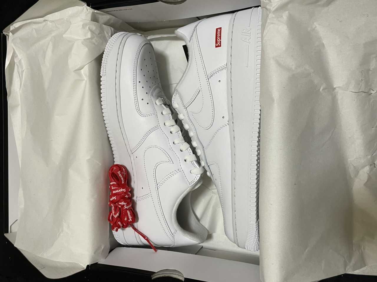 Supreme × Nike Air Force 1 Low "White"