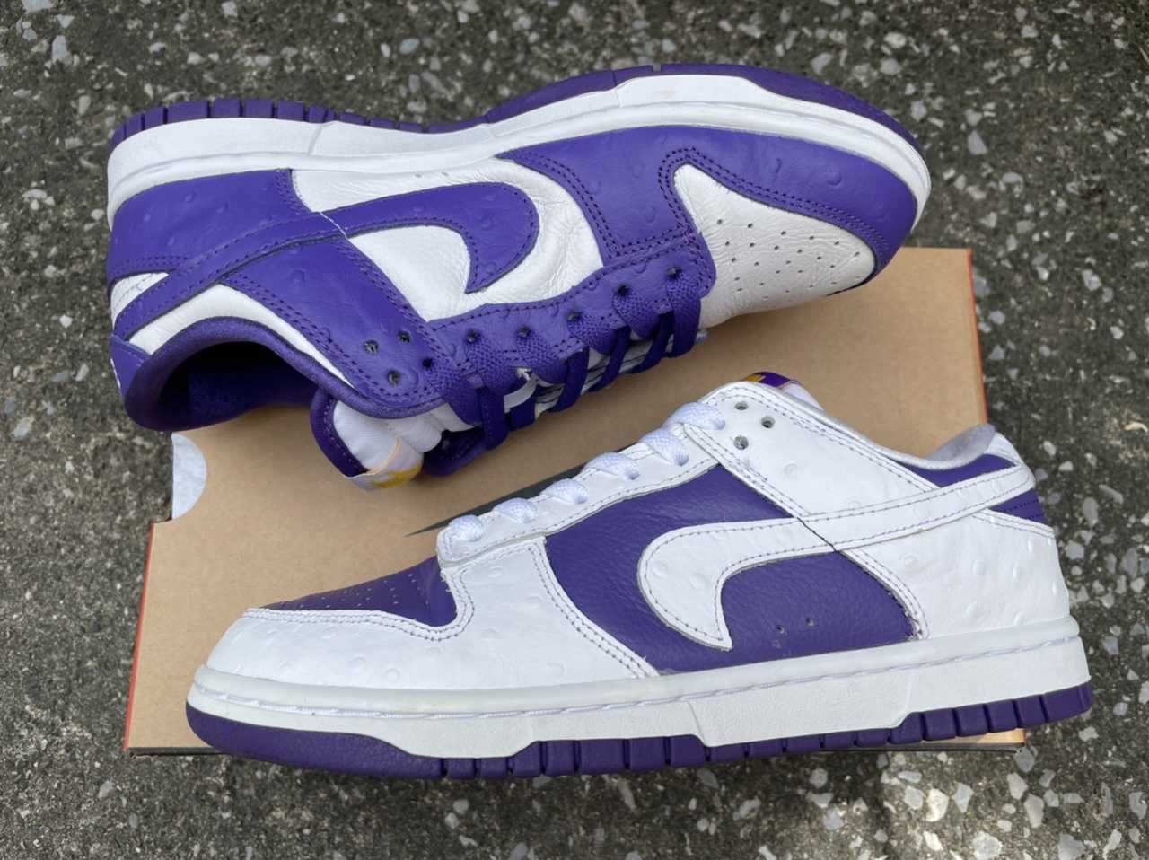 Nike Women's Dunk Low "Made You Look"