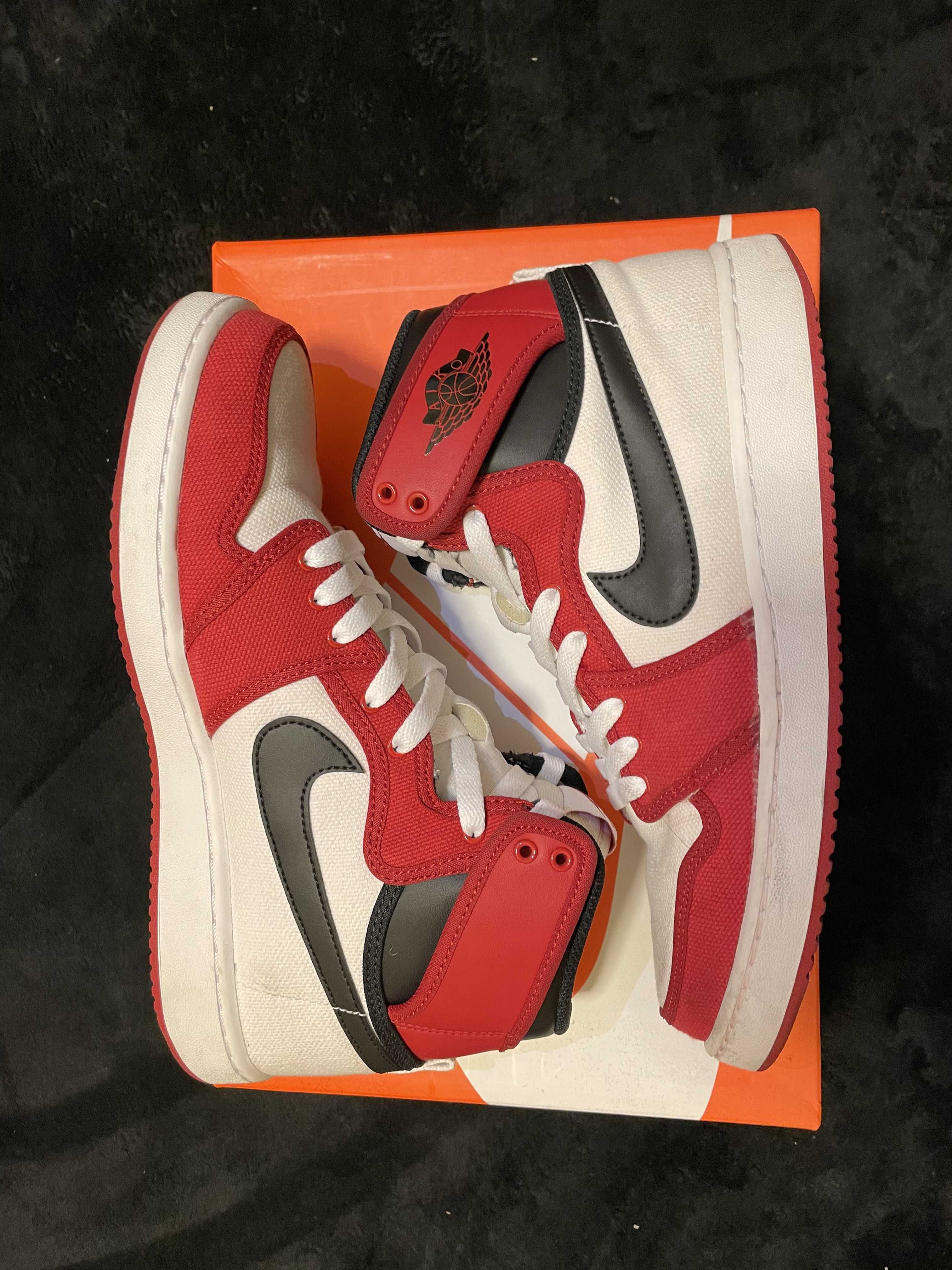 Nike Air Jordan 1 Retro KO High "Chicago" (2013)