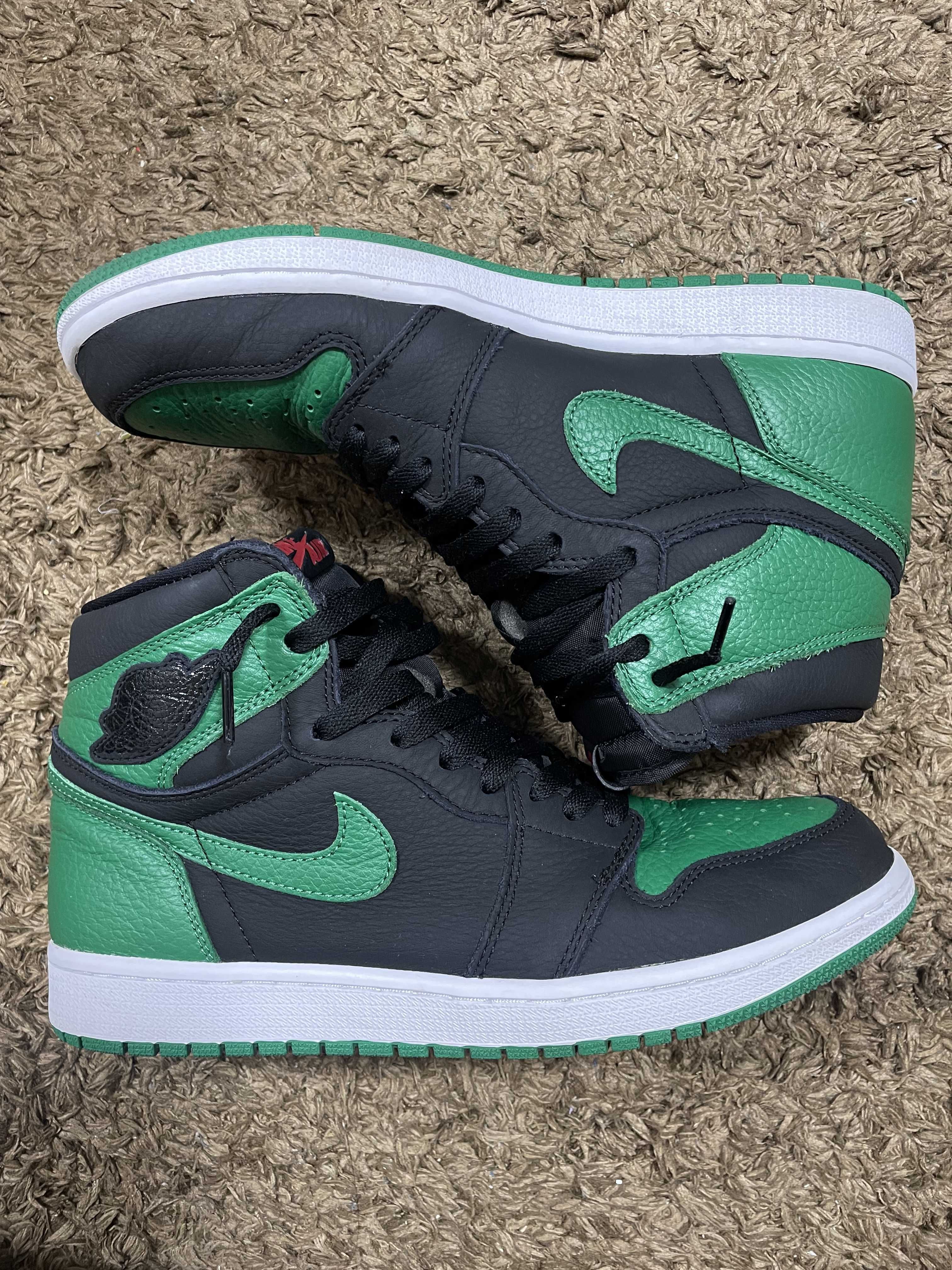 Nike Air Jordan 1 Retro High OG "Black/Pine Green" (2020)      