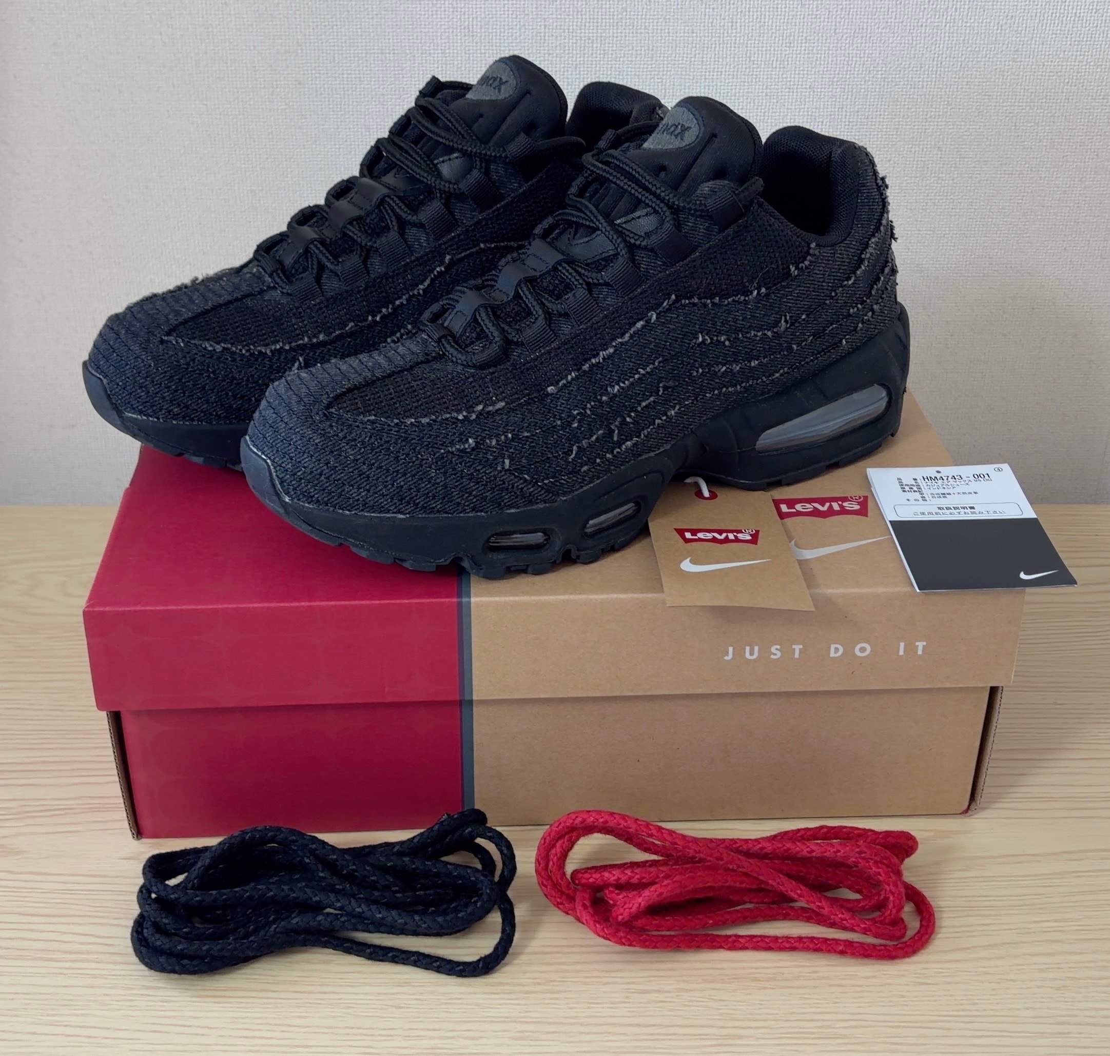 Levi's × Nike Air Max 95 OG "Denim Black"