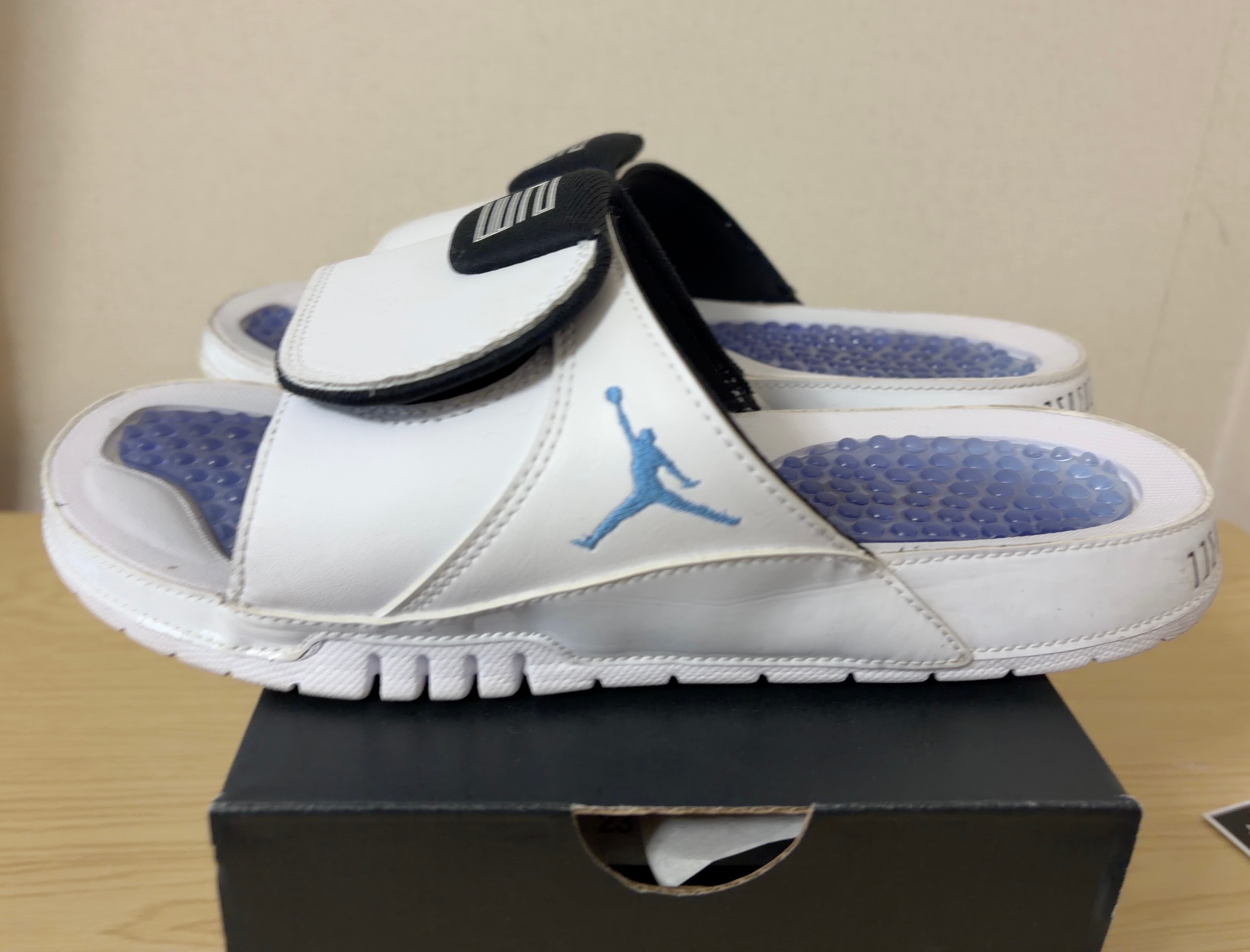 Nike Jordan Hydro 11 "White/Black/Legend Blue"