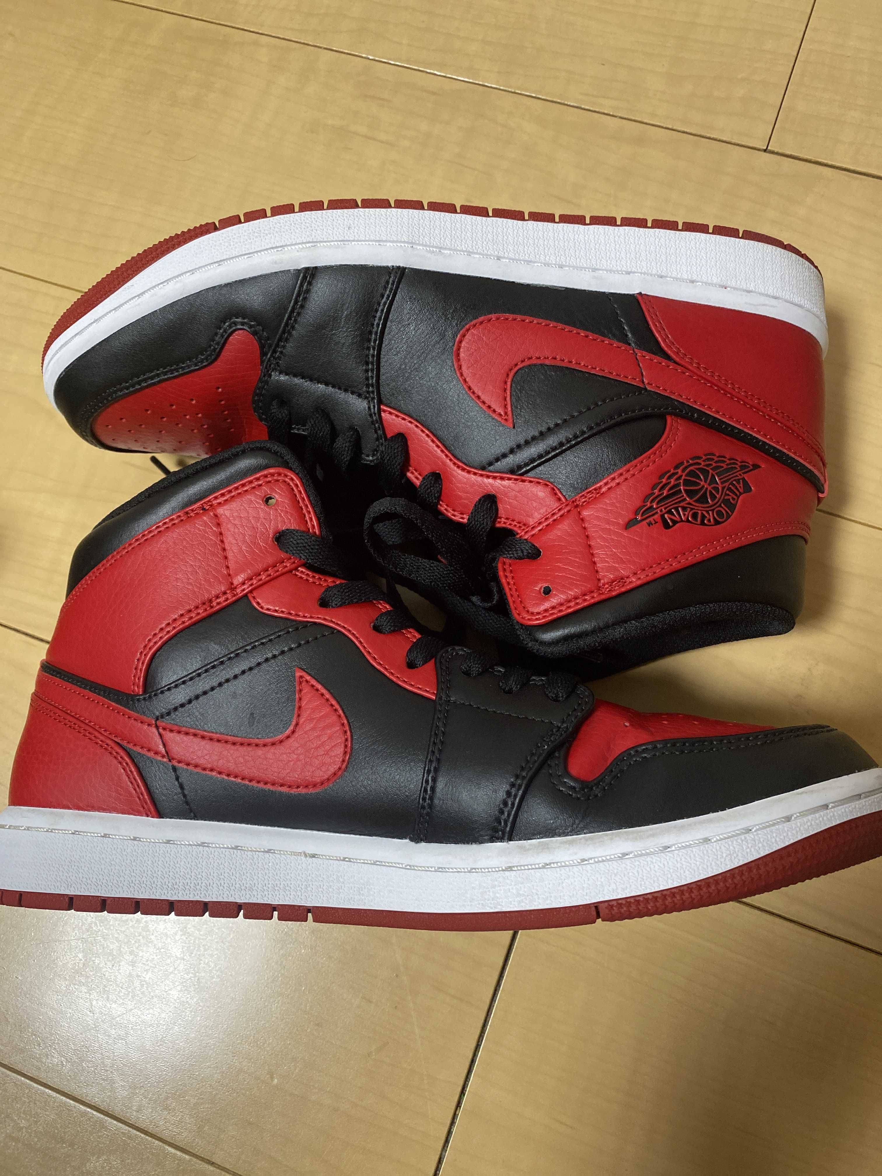 Nike Air Jordan 1 Mid "Bred"