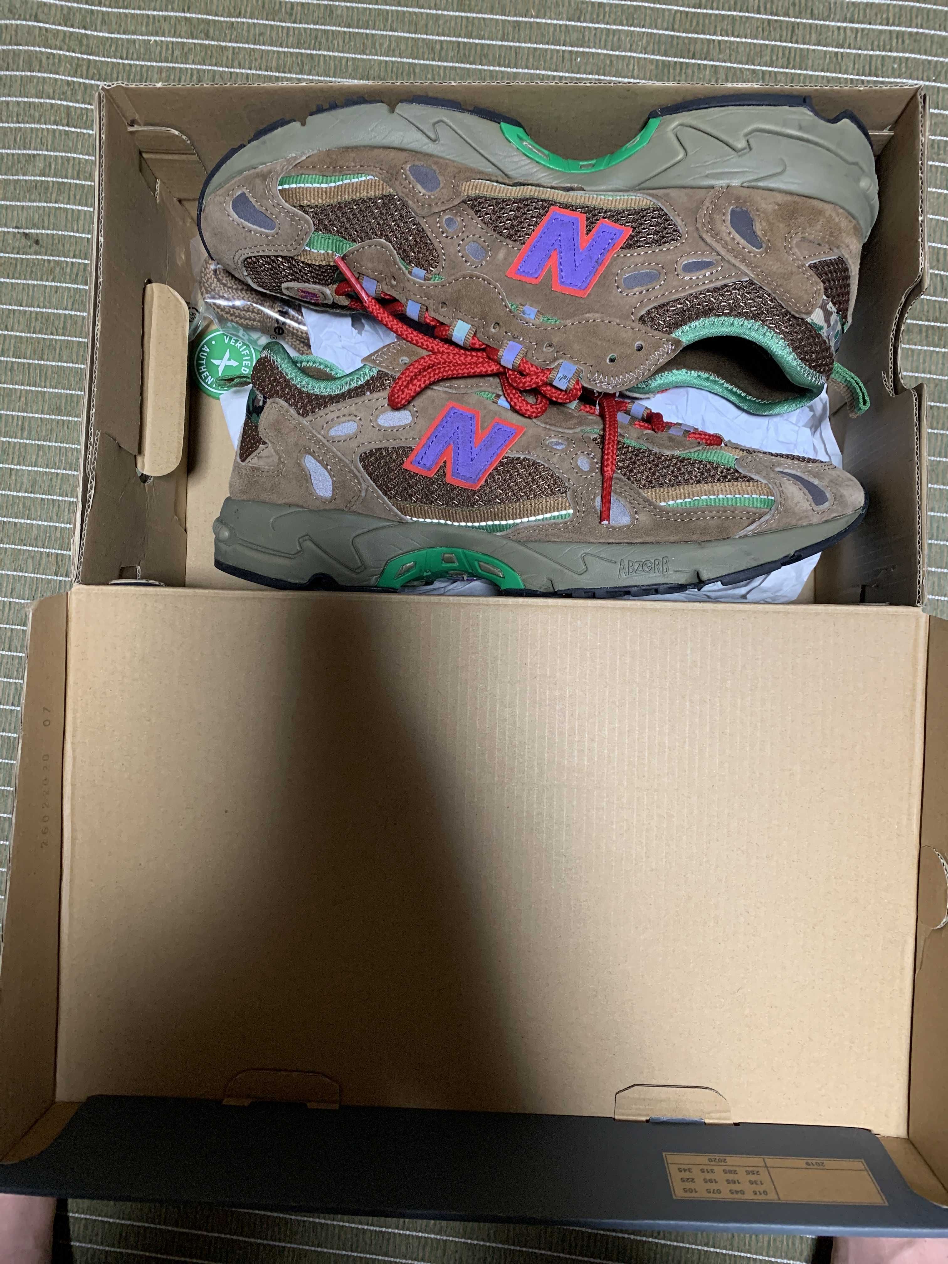 STRAY RATS × NEW BALANCE 827