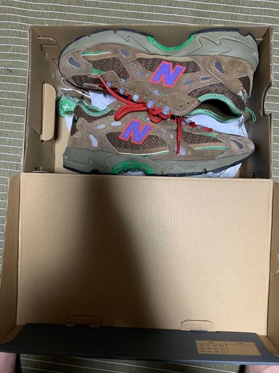 STRAY RATS × NEW BALANCE 827