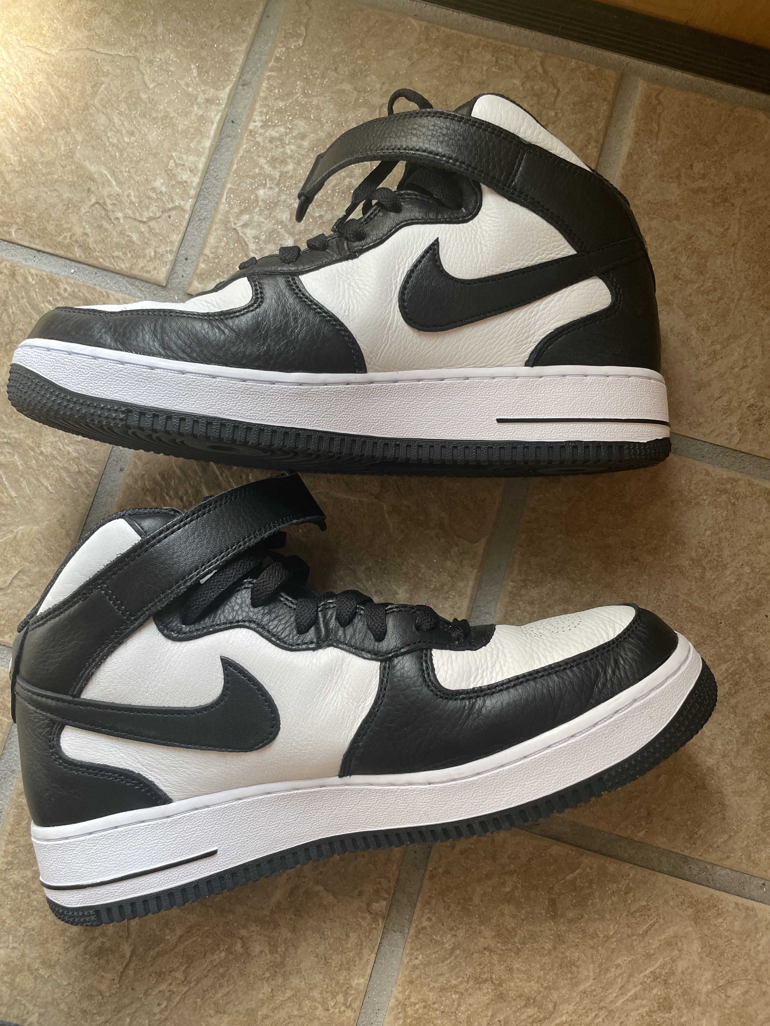 Stussy × Nike Air Force 1 Mid "Black and Light Bone"