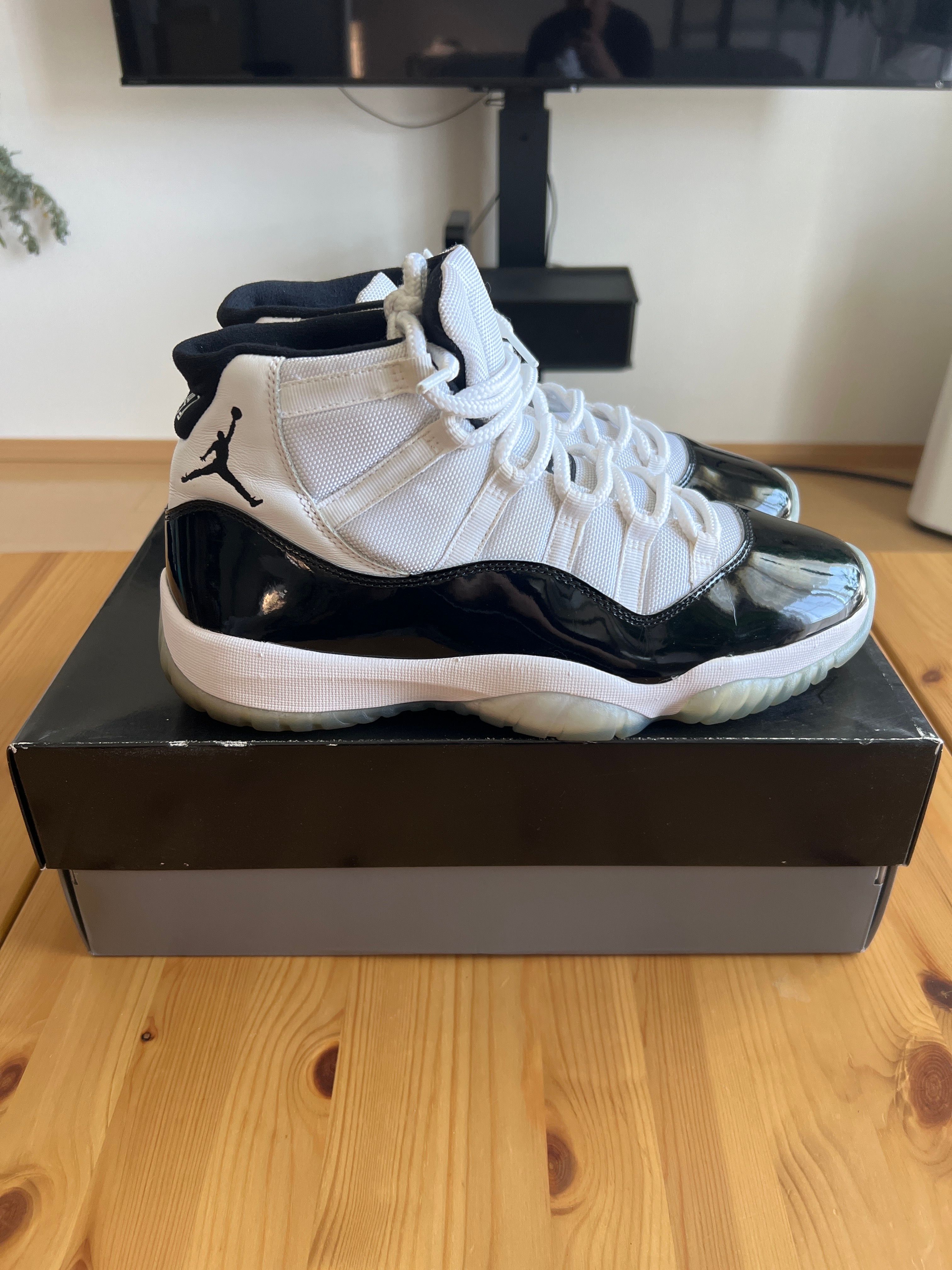 Nike Air Jordan 11 Retro "Concord" (2018)