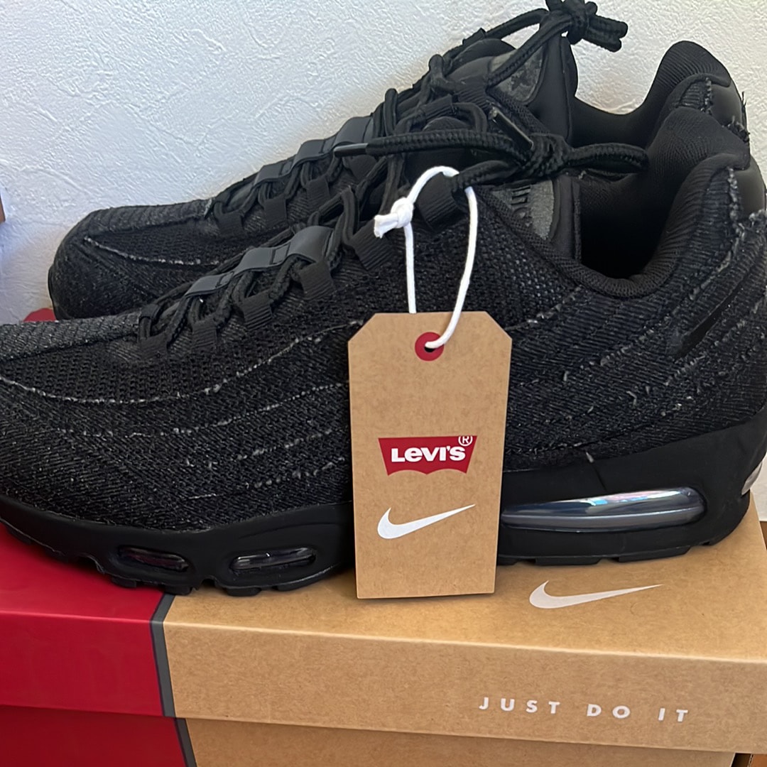Levi's × Nike Air Max 95 OG "Denim Black"
