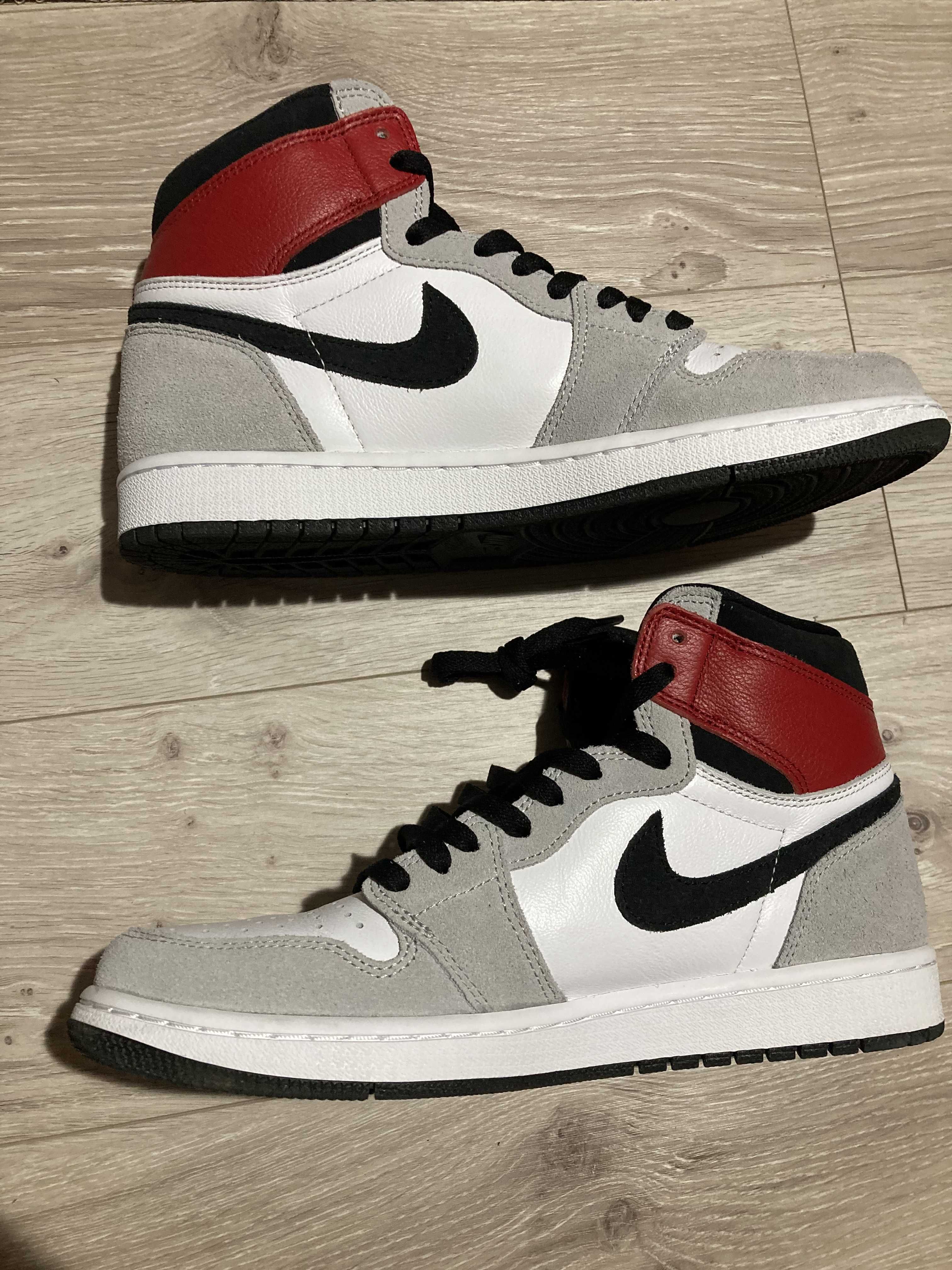 Nike Air Jordan 1 High OG "White/Black/Light Smoke Grey"