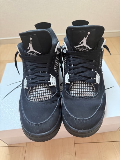 Nike Air Jordan 4 Retro "White Thunder"
