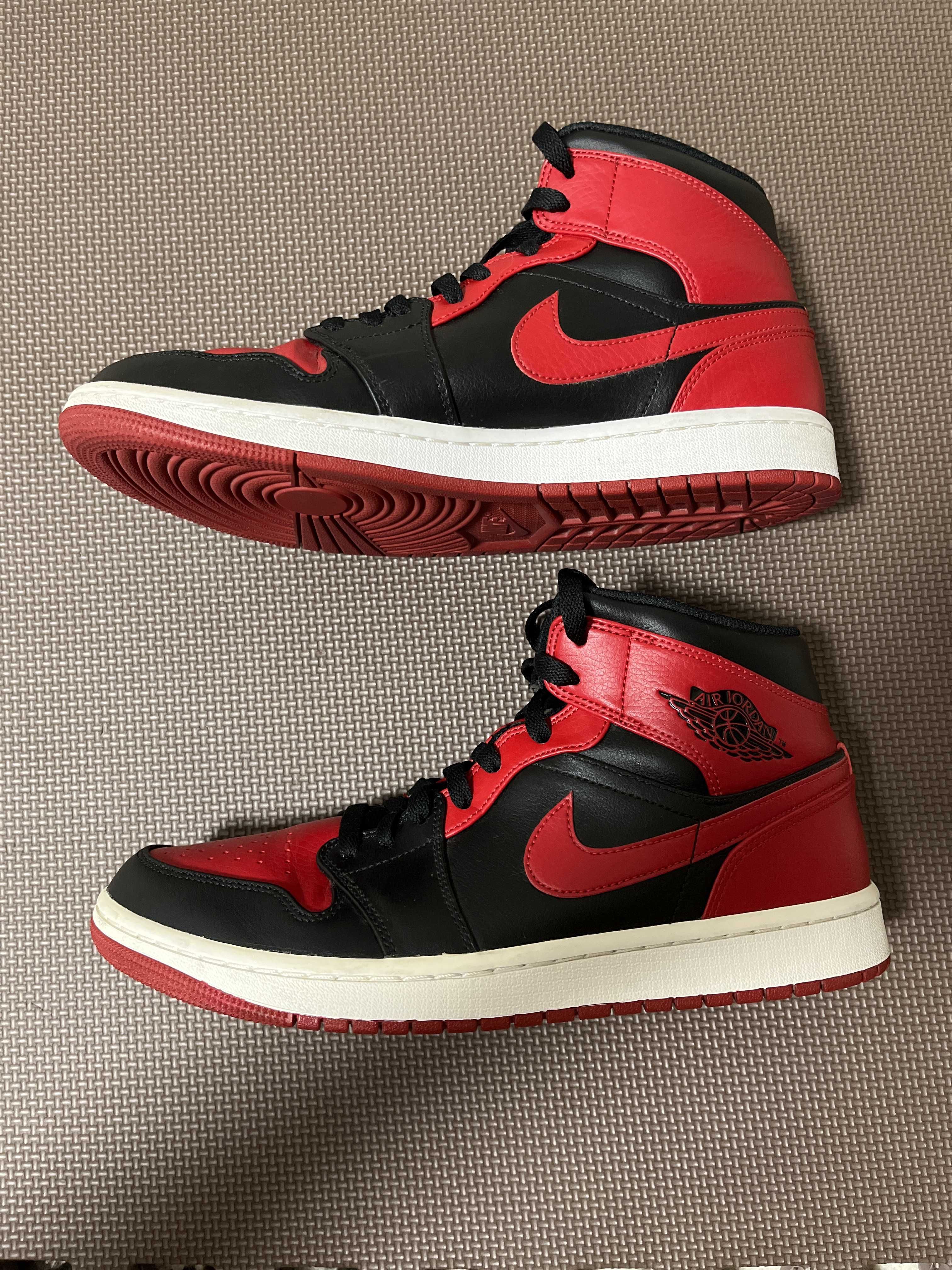 Nike Air Jordan 1 Mid "Bred"