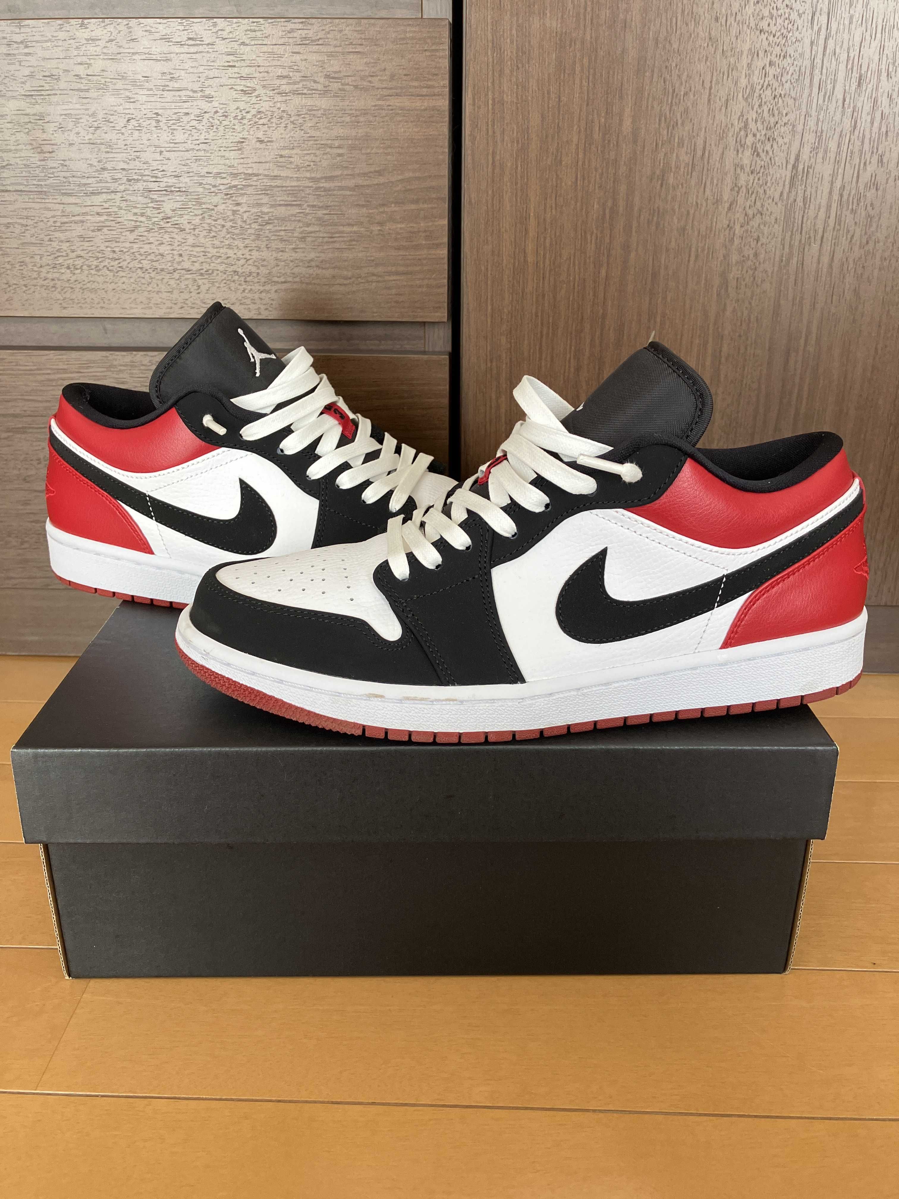 Nike Air Jordan 1 Low "Black Toe"