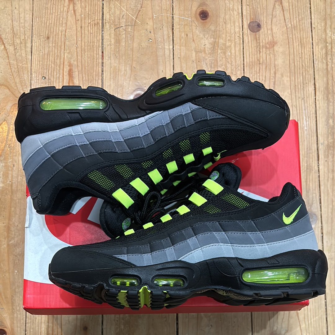 Nike Air Max 95 "Black/Anthracite/Smoke Grey/Volt"