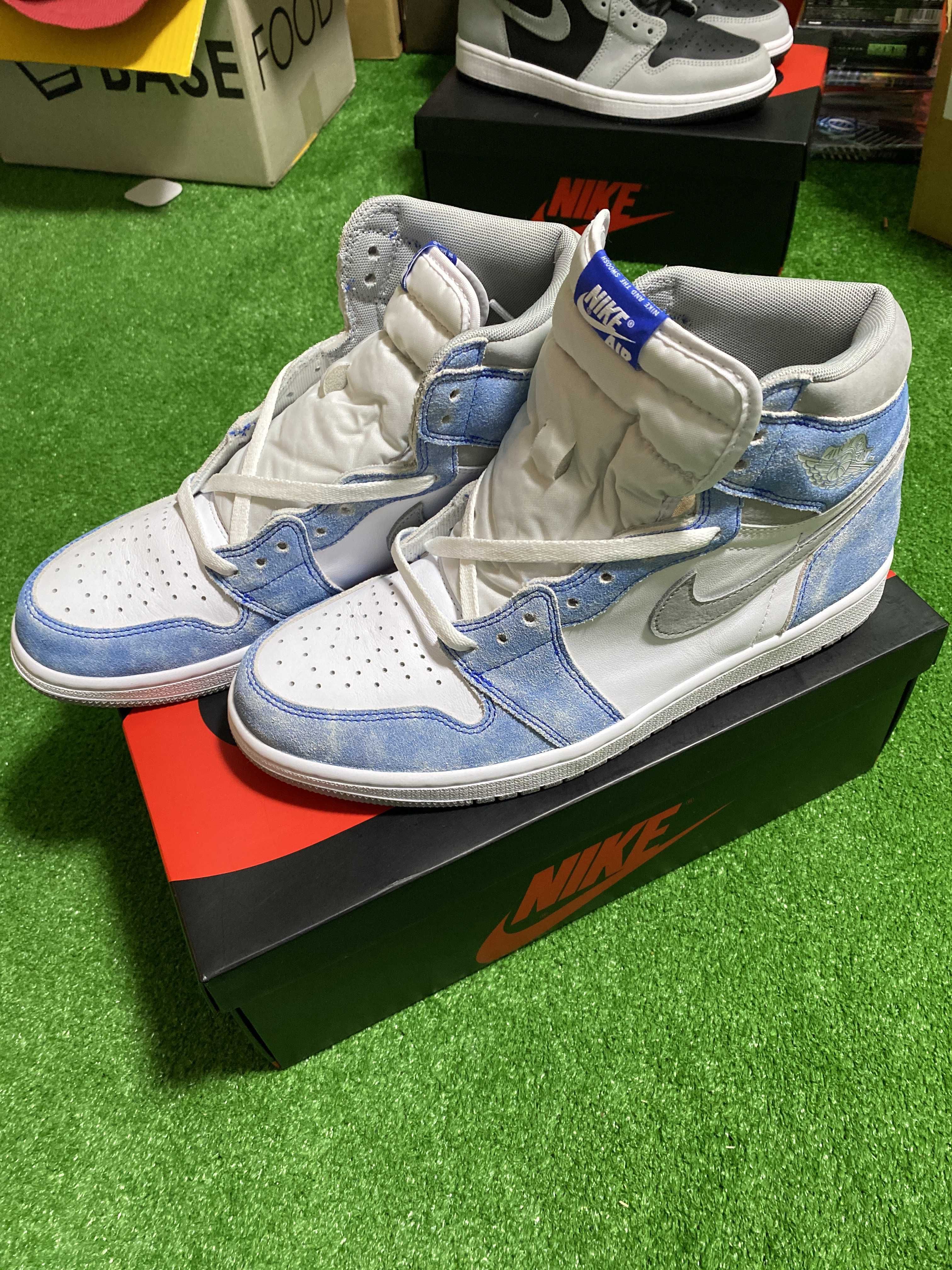 Nike Air Jordan 1 High OG "Hyper Royal"
