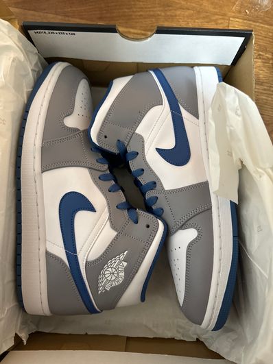 Nike Air Jordan 1 Mid "True Blue"