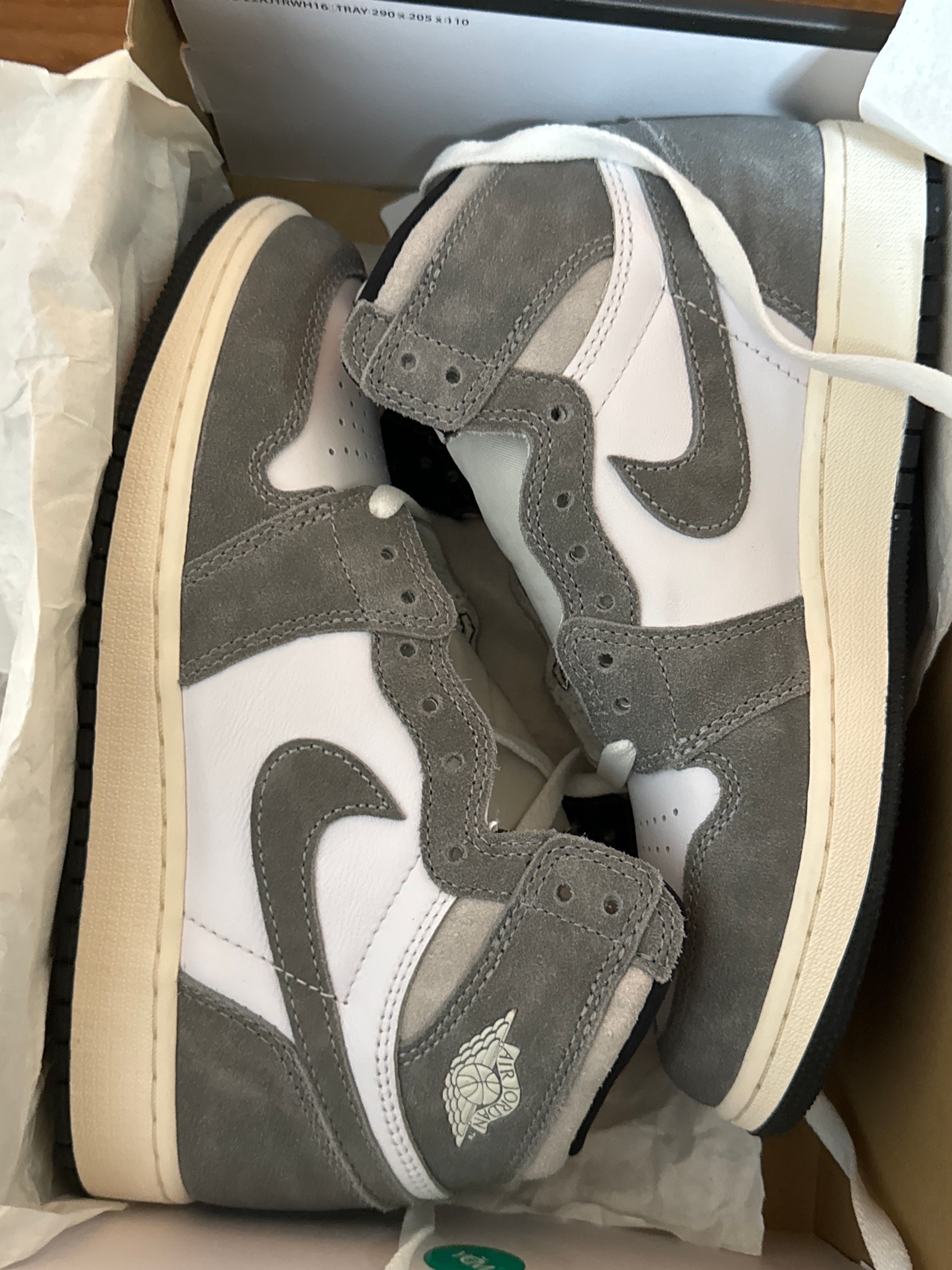 Nike GS Air Jordan 1 Retro High OG "Black and Smoke Grey"