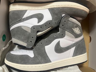 Nike Air Jordan 1 Retro High OG "Black and Smoke Grey"