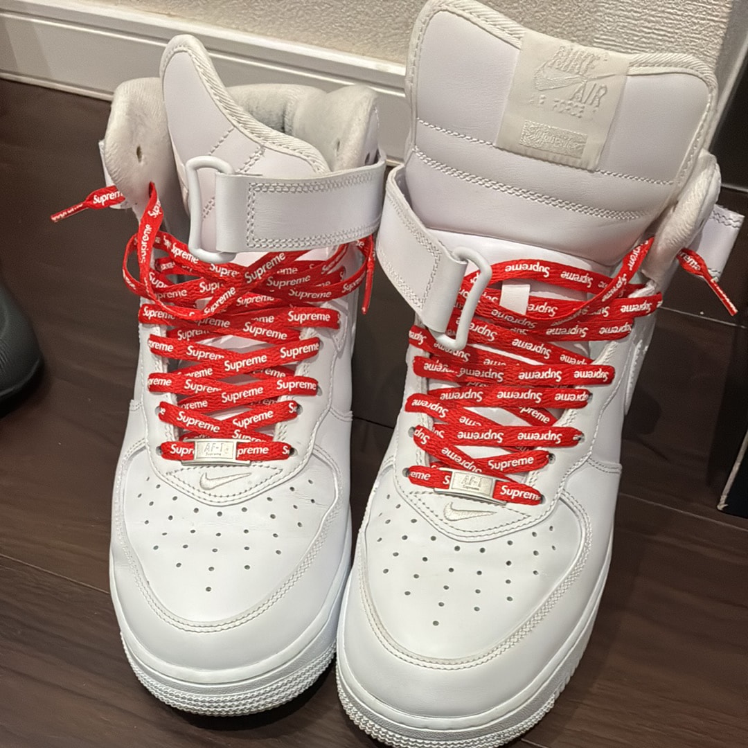 シュプリーム × ナイキ エアフォース1 ミッド "ホワイト" FW24