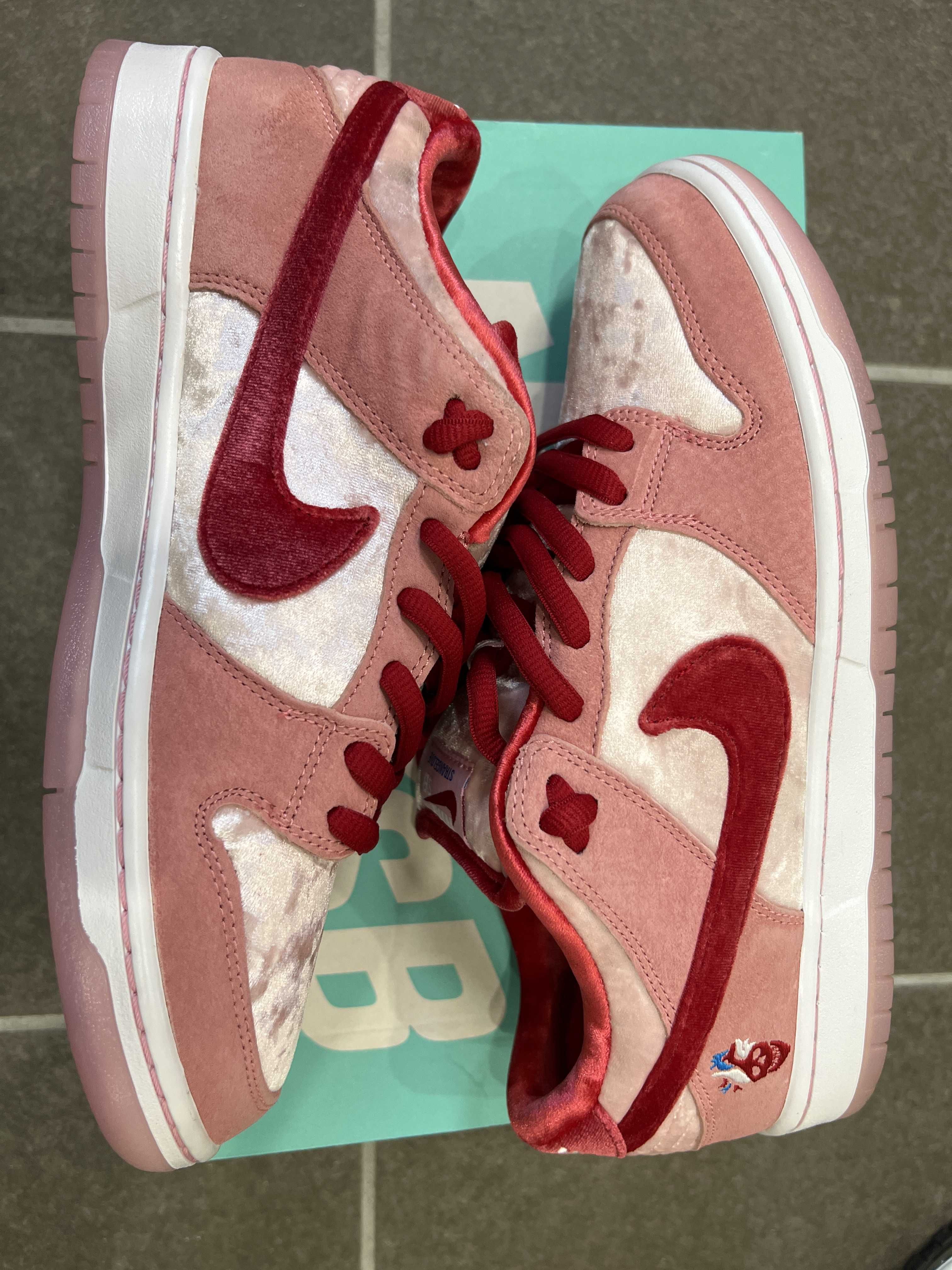 Strangelove × Nike SB Dunk Low "Valentine’s Day"