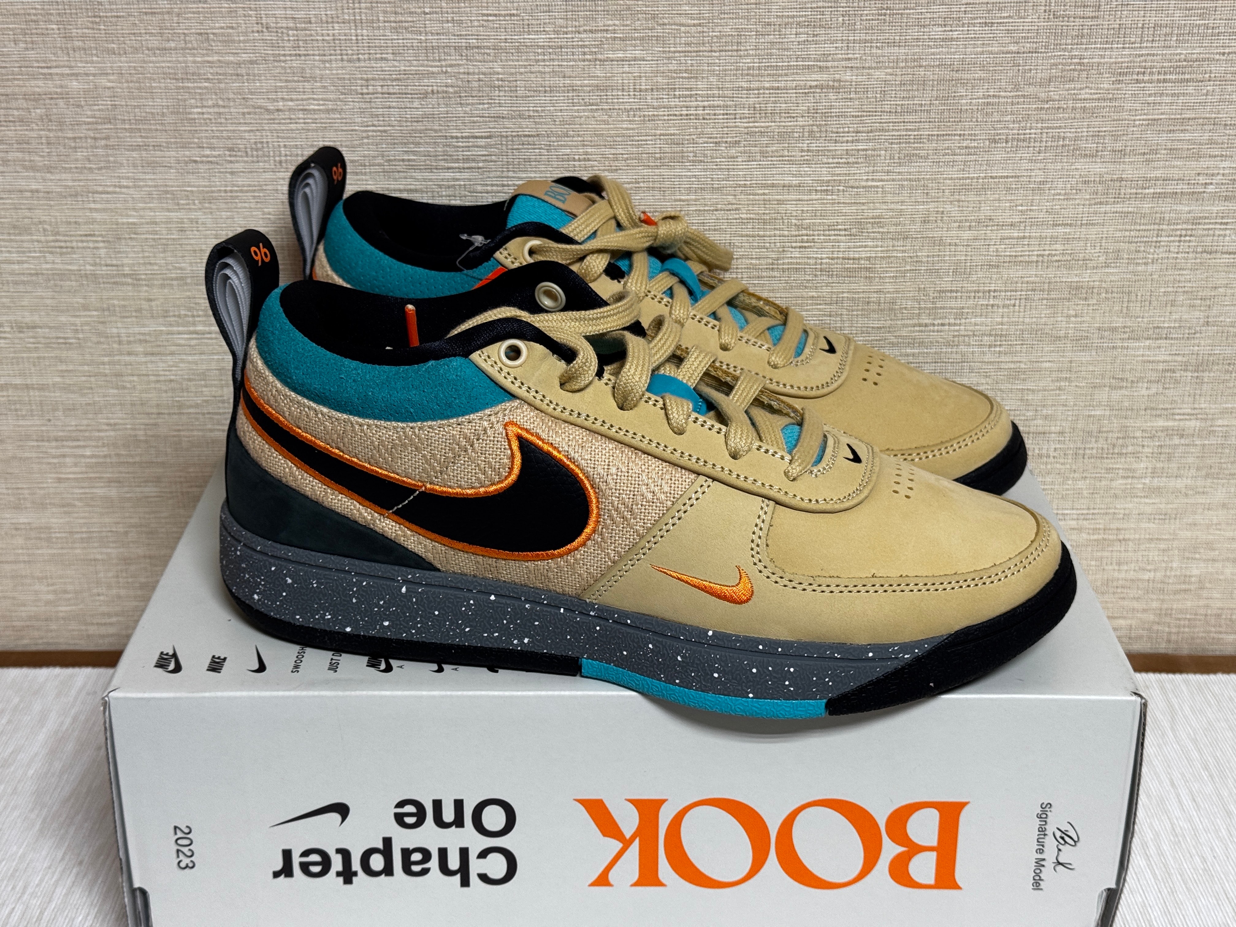 ナイキ ブック1 "モワブ"