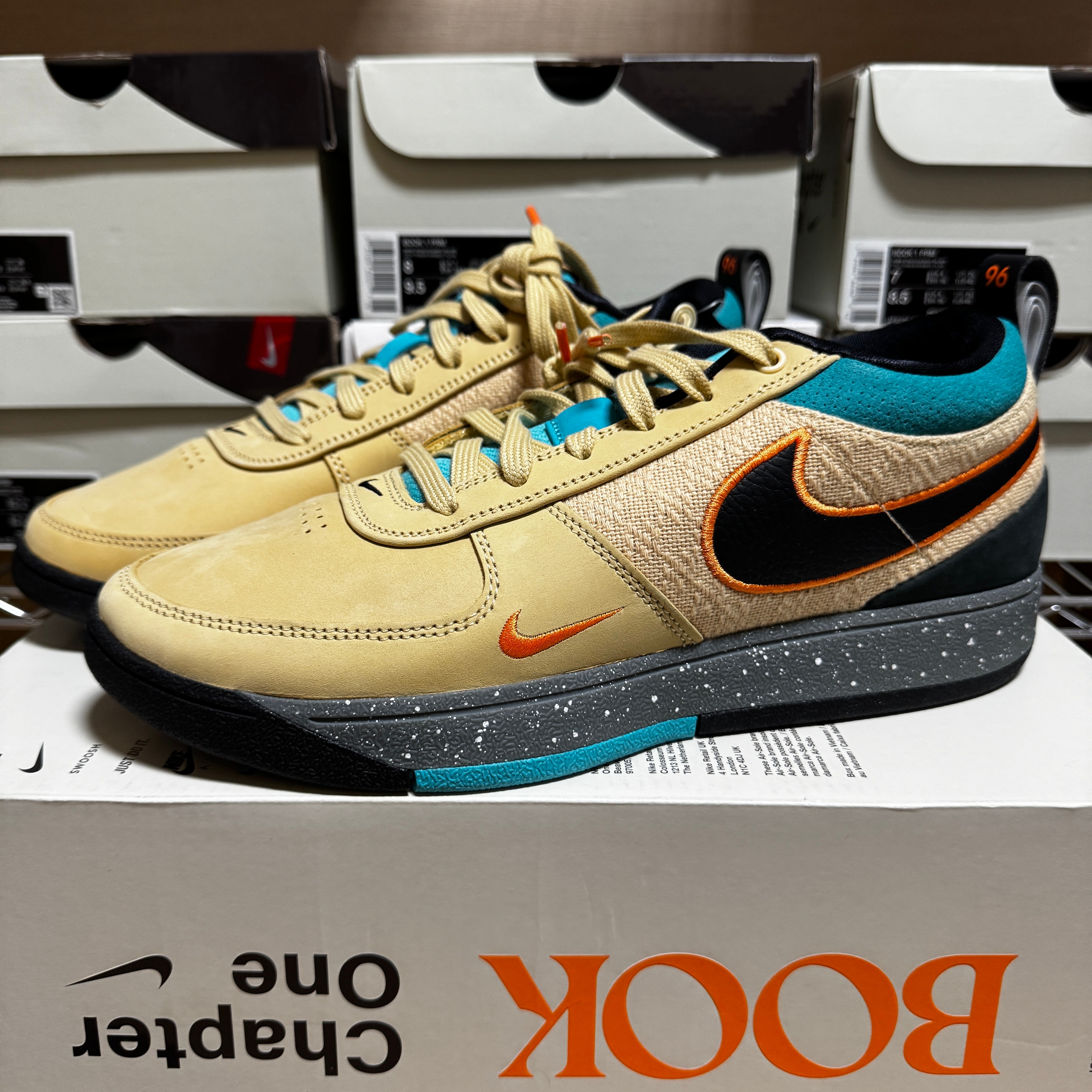 ナイキ ブック1 