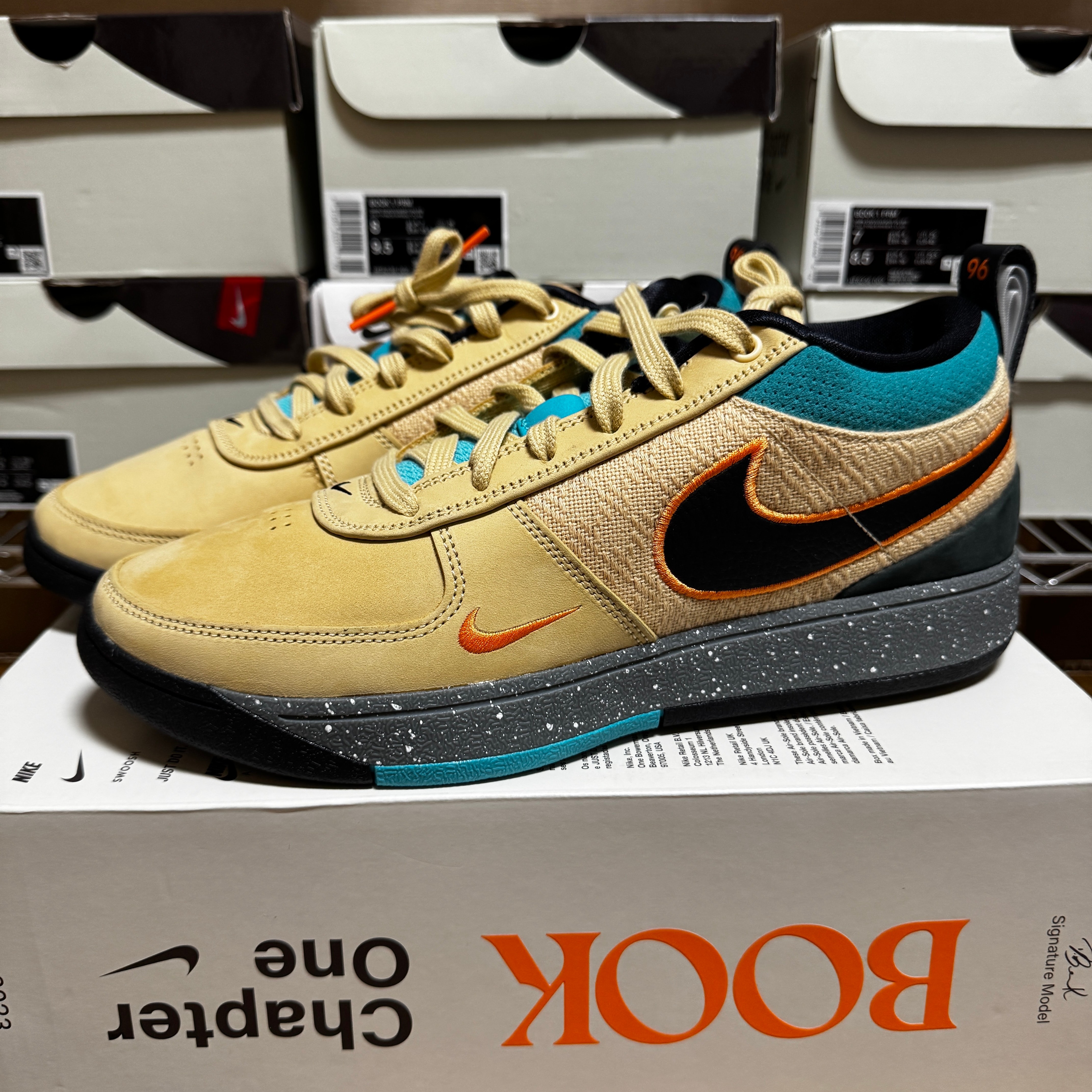 ナイキ ブック1 