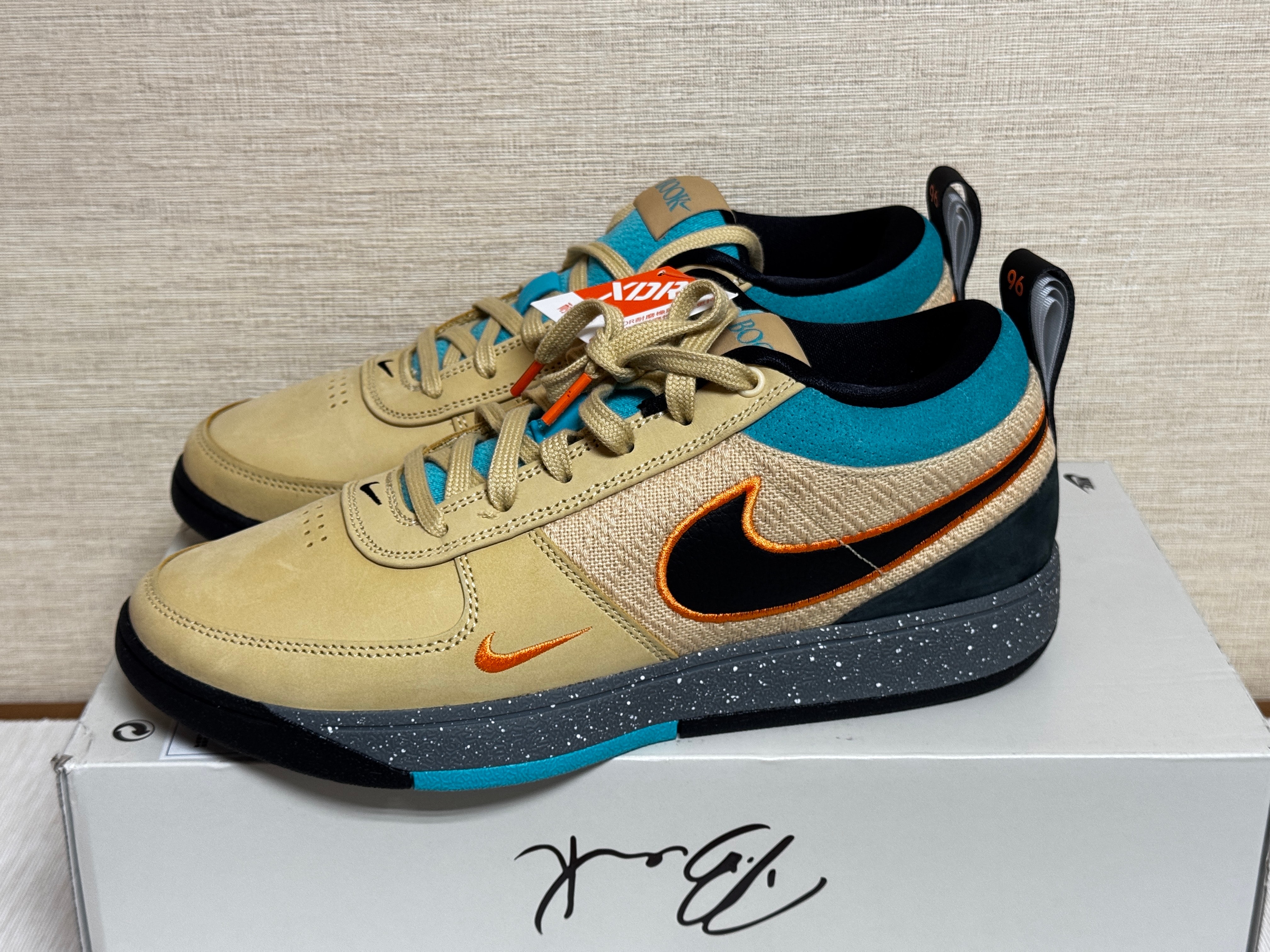 ナイキ ブック1 "モワブ"