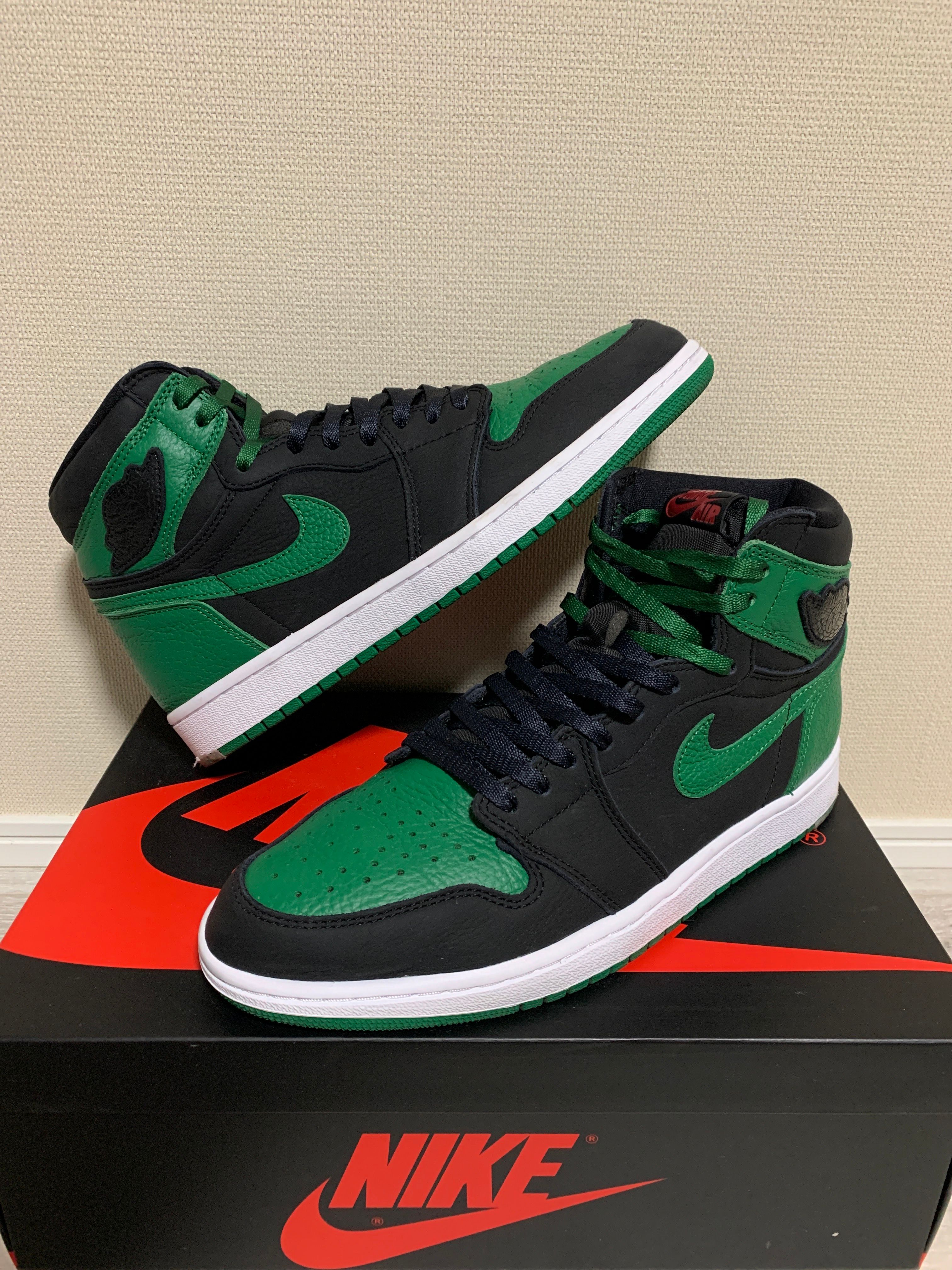 Nike Air Jordan 1 Retro High OG "Black/Pine Green" (2020)