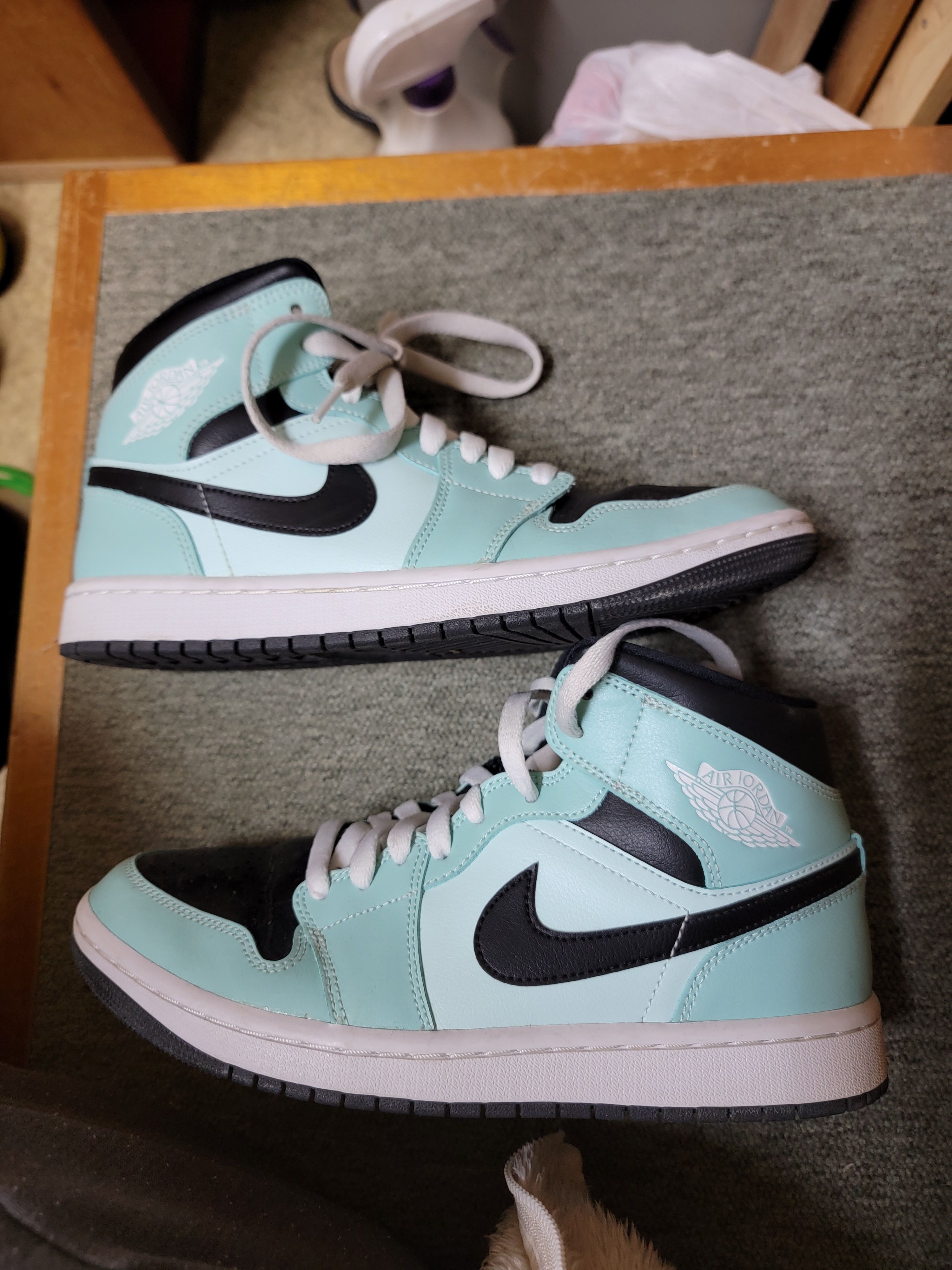 NIKE Women's AIR JORDAN 1 MID "AQUA BLUE"