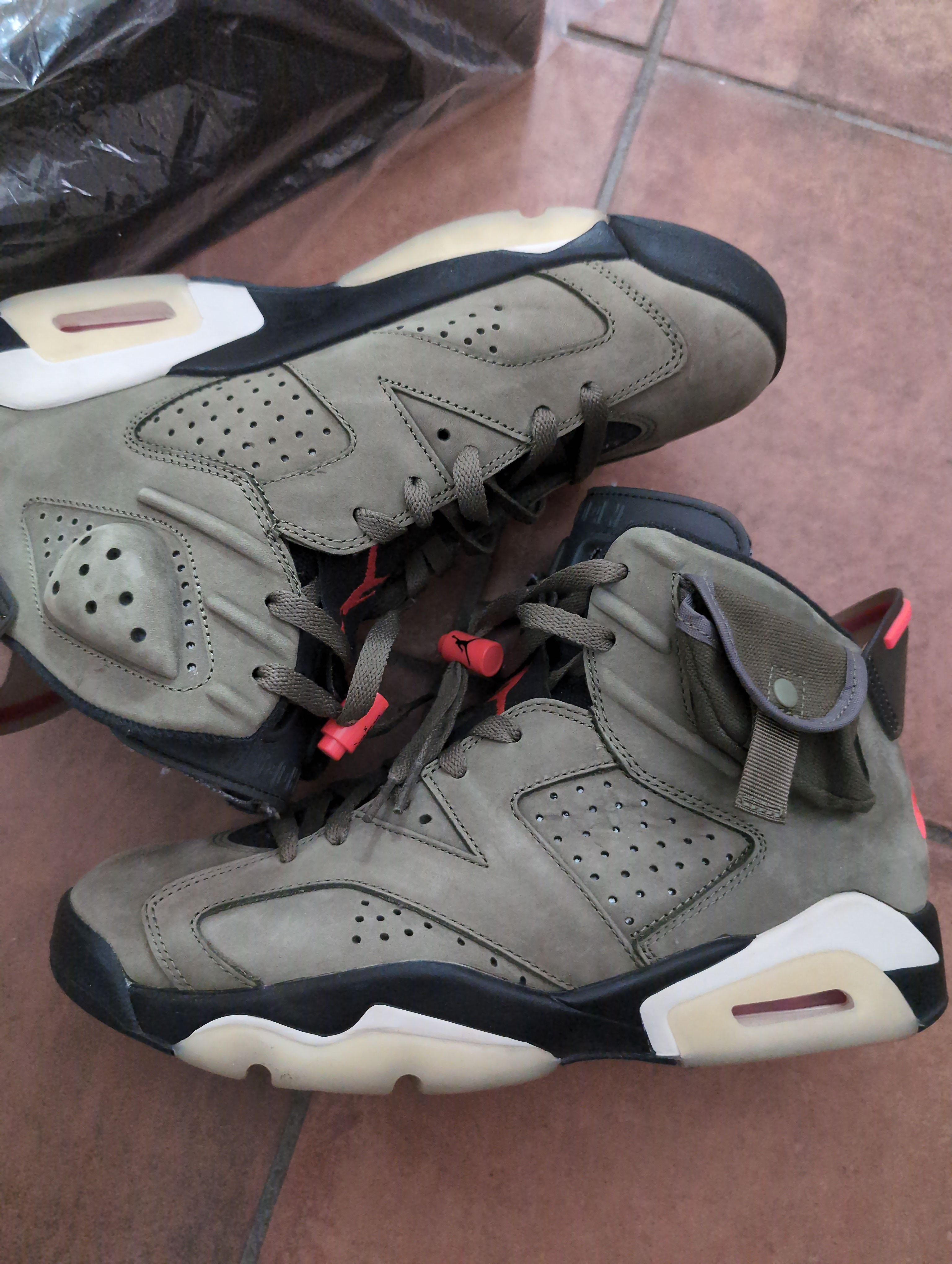 Travis Scott × Nike Air Jordan 6 Retro "Medium Olive"