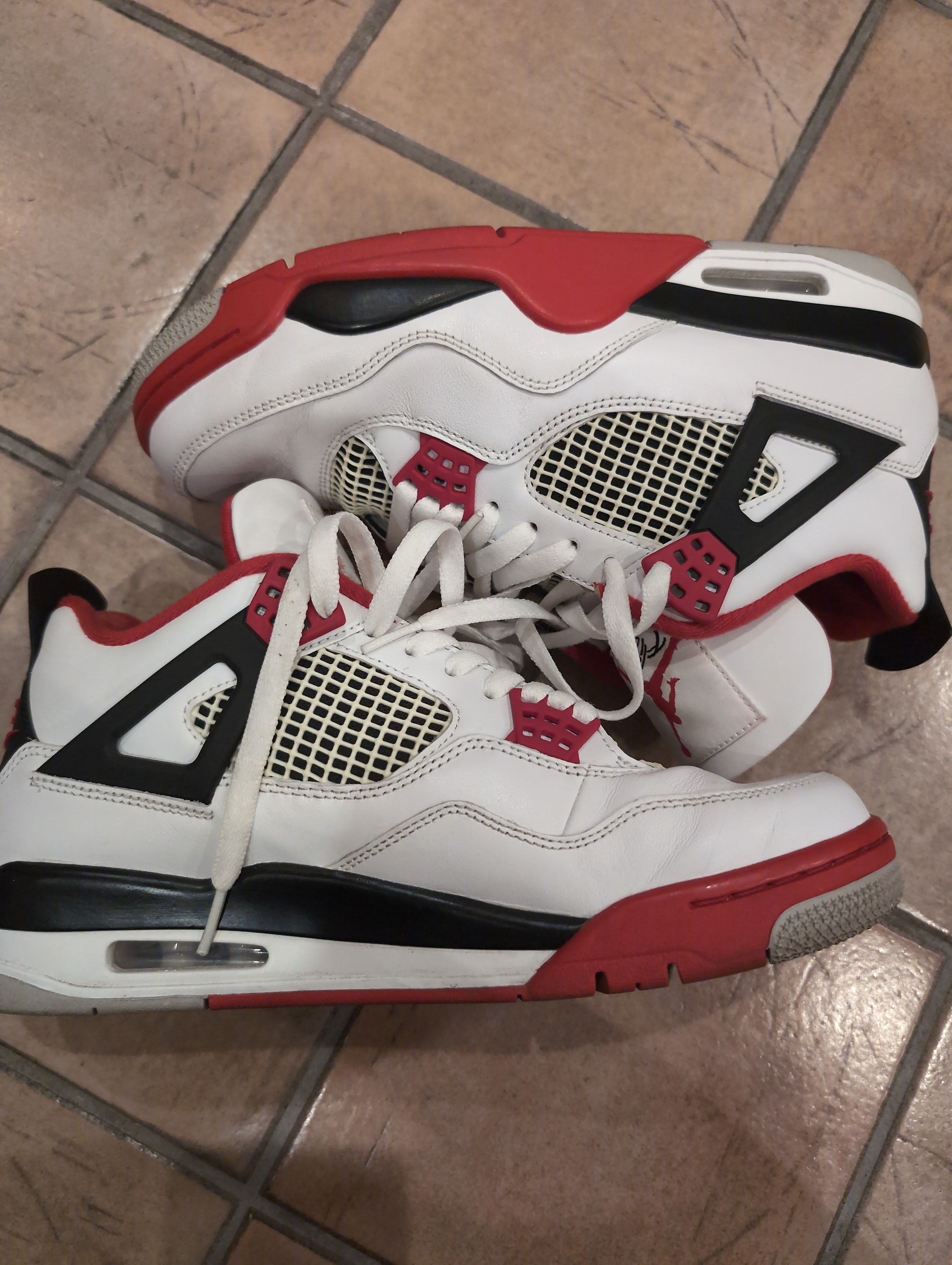 Nike Air Jordan 4 Retro OG "Fire Red" (2020)