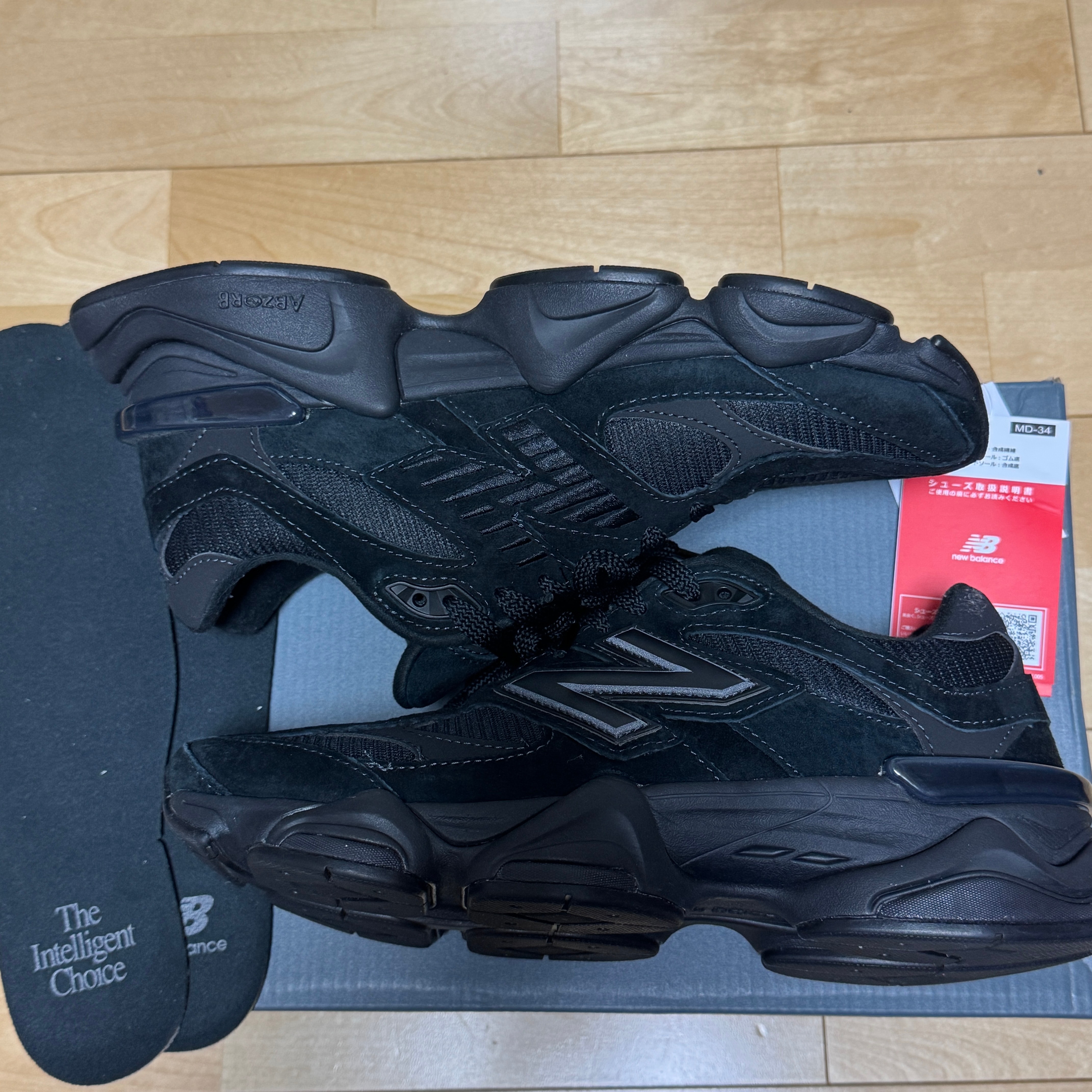 ニューバランス 9060 "トリプルブラック"