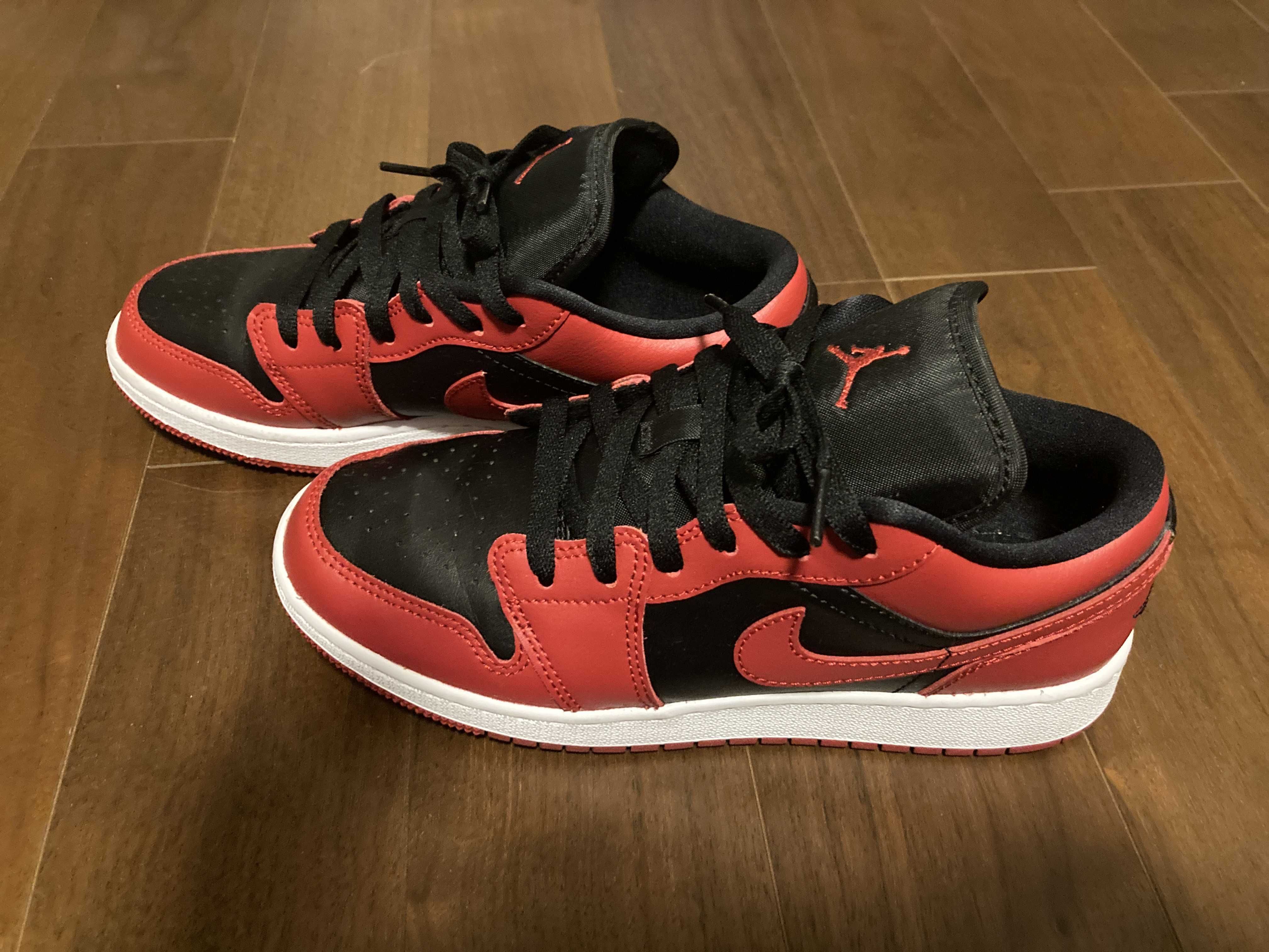 Nike Air Jordan 1 Low GS "Varsity Red"