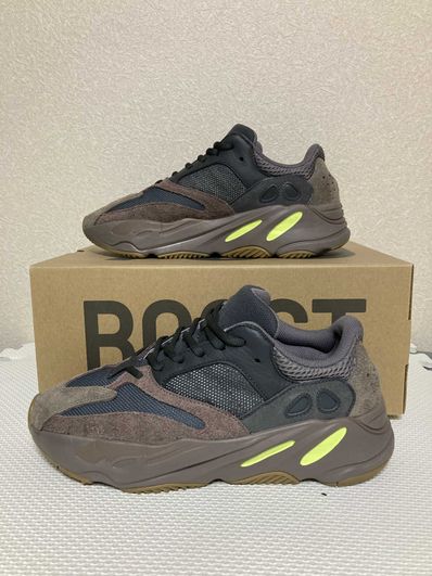 YEEZY BOOST 700 WAVE RUNNER DARK GREY