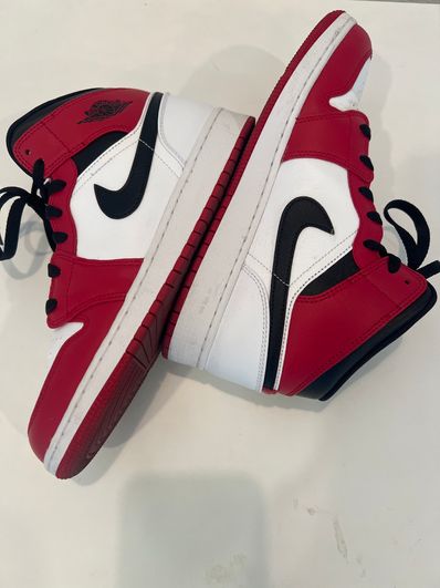 Nike GS Air Jordan 1 Mid "Chicago" (2020)