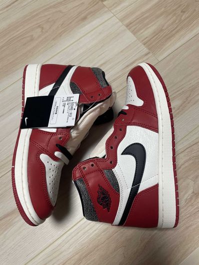 Nike Air Jordan 1 High OG "Lost & Found/Chicago"