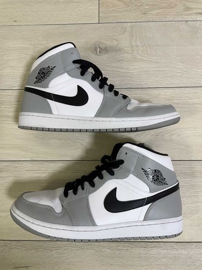Nike Air Jordan 1 Mid "Light Smoke Grey/White/Black"