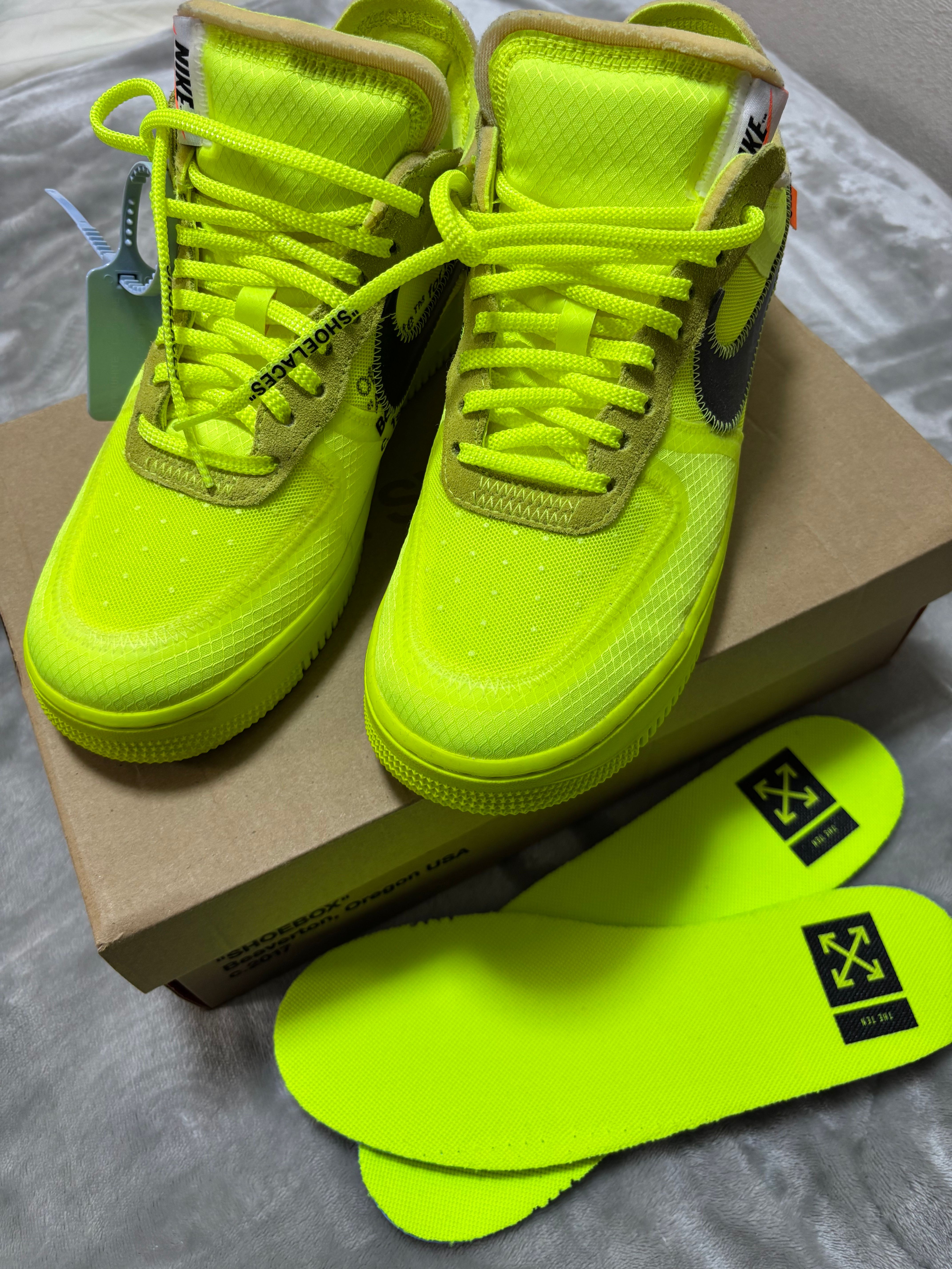 Off-White × Nike Air Force 1 Low "Volt"