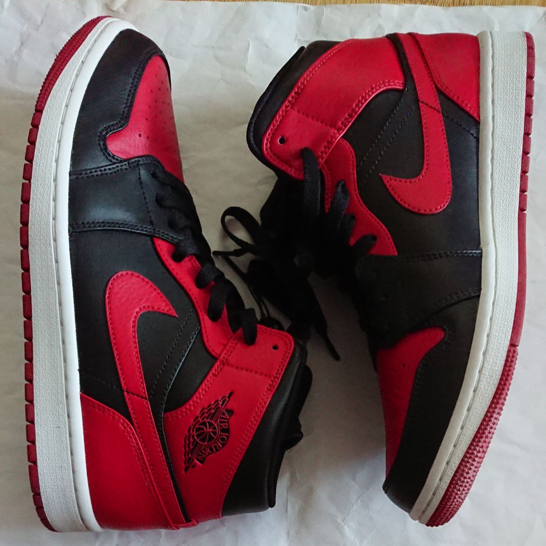Nike Air Jordan 1 Mid "Bred"