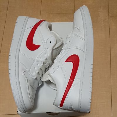 NIKE Women's AIR JORDAN 1 LOW "WHITE/UNIVERSITY RED"