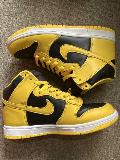 Nike Dunk High "Black/Varsity Maize"