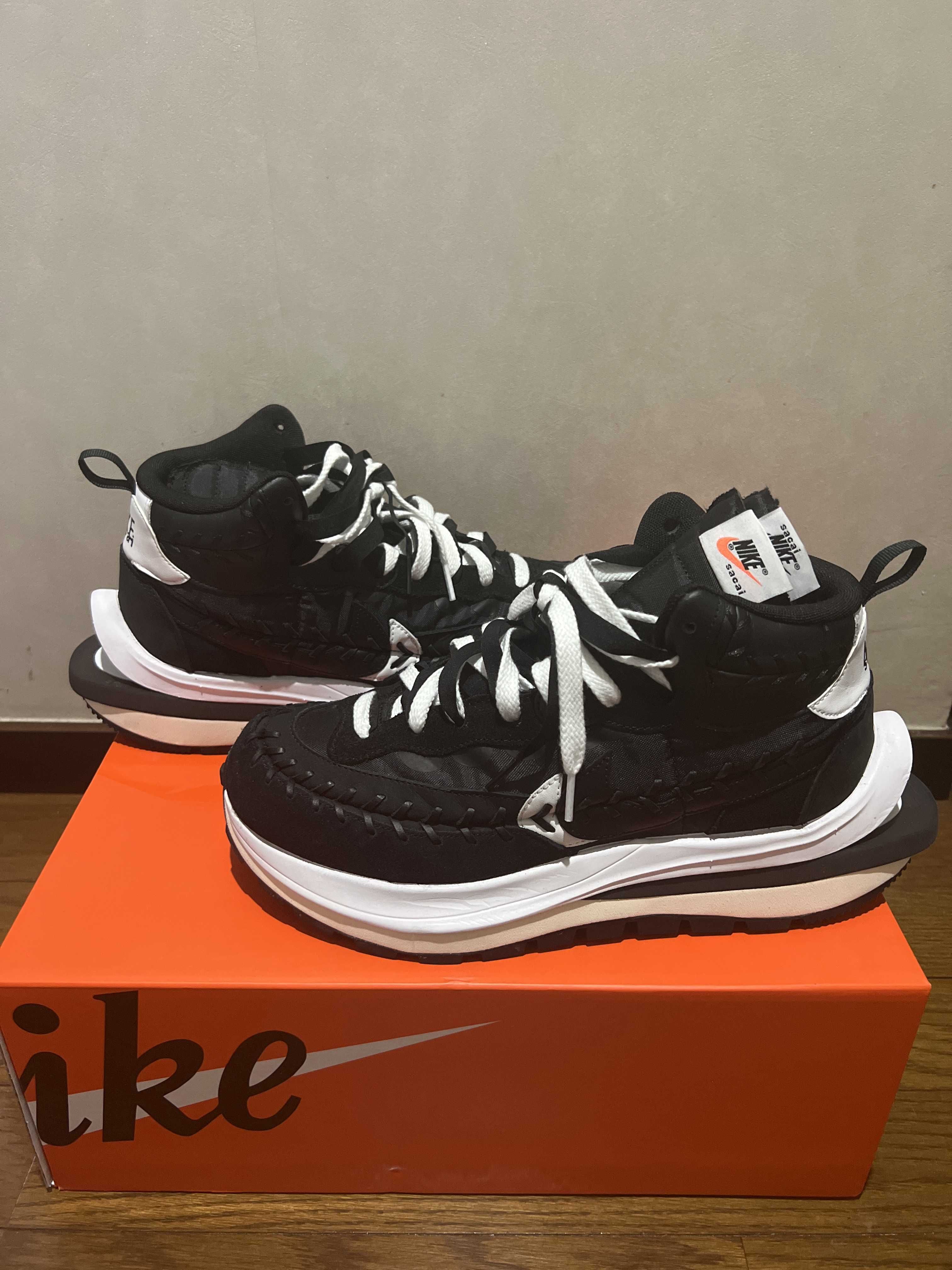 Jean-Paul Gaultier × sacai × Nike Vapor Waffle "Black/Black-White"