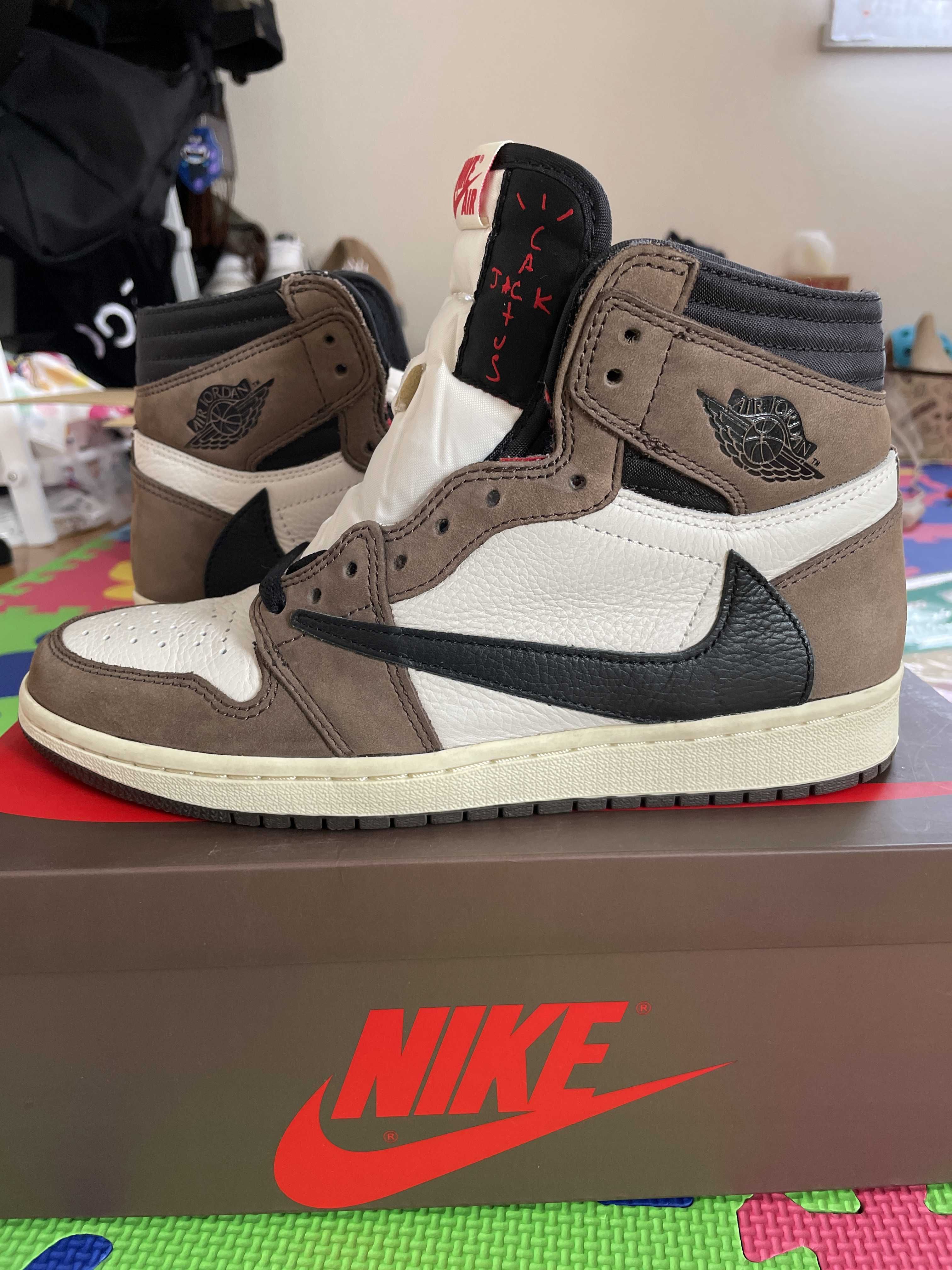 Travis Scott × Nike Air Jordan 1 Retro High OG TS SP "Sail/Dark Mocha"