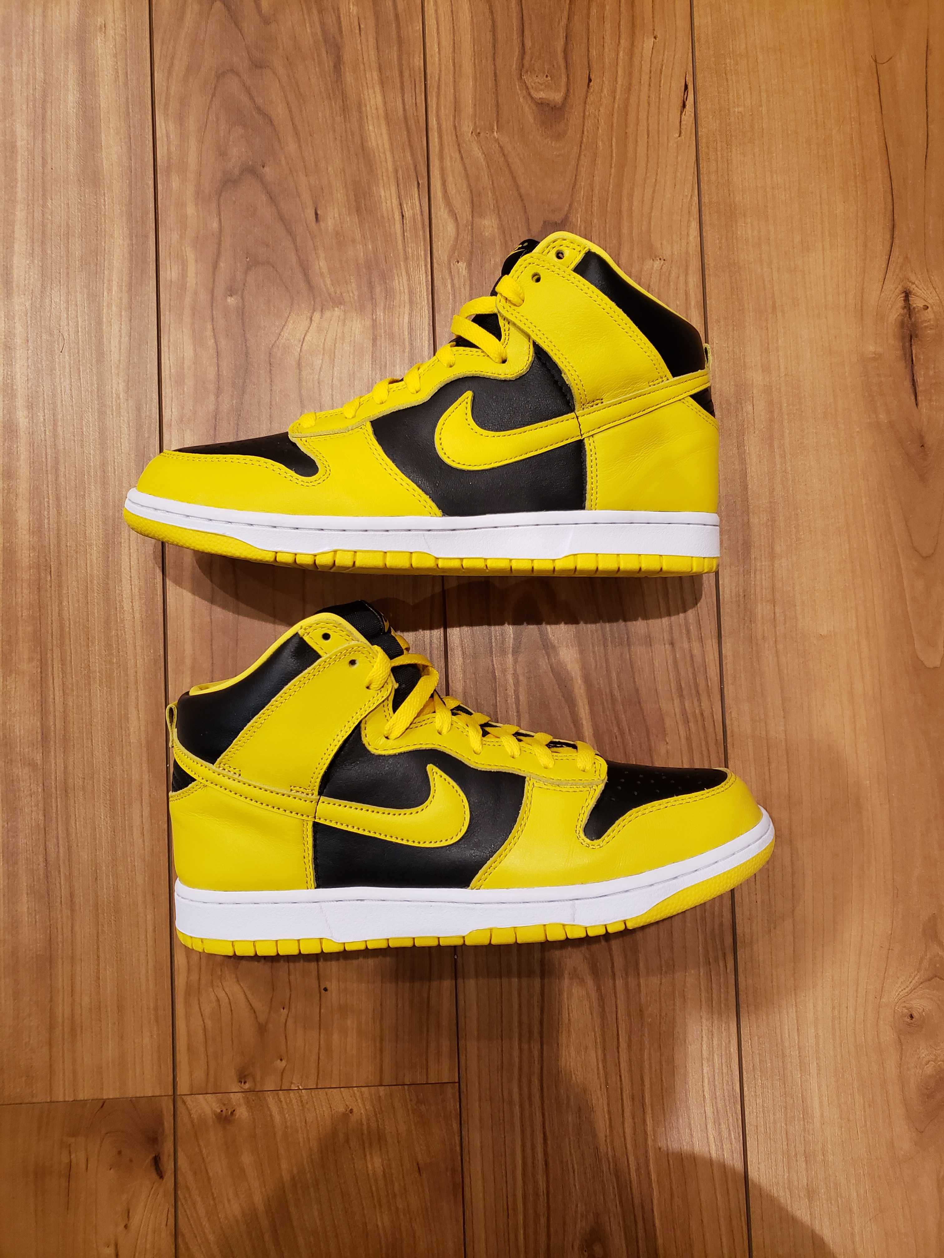 Nike Dunk High "Black/Varsity Maize"