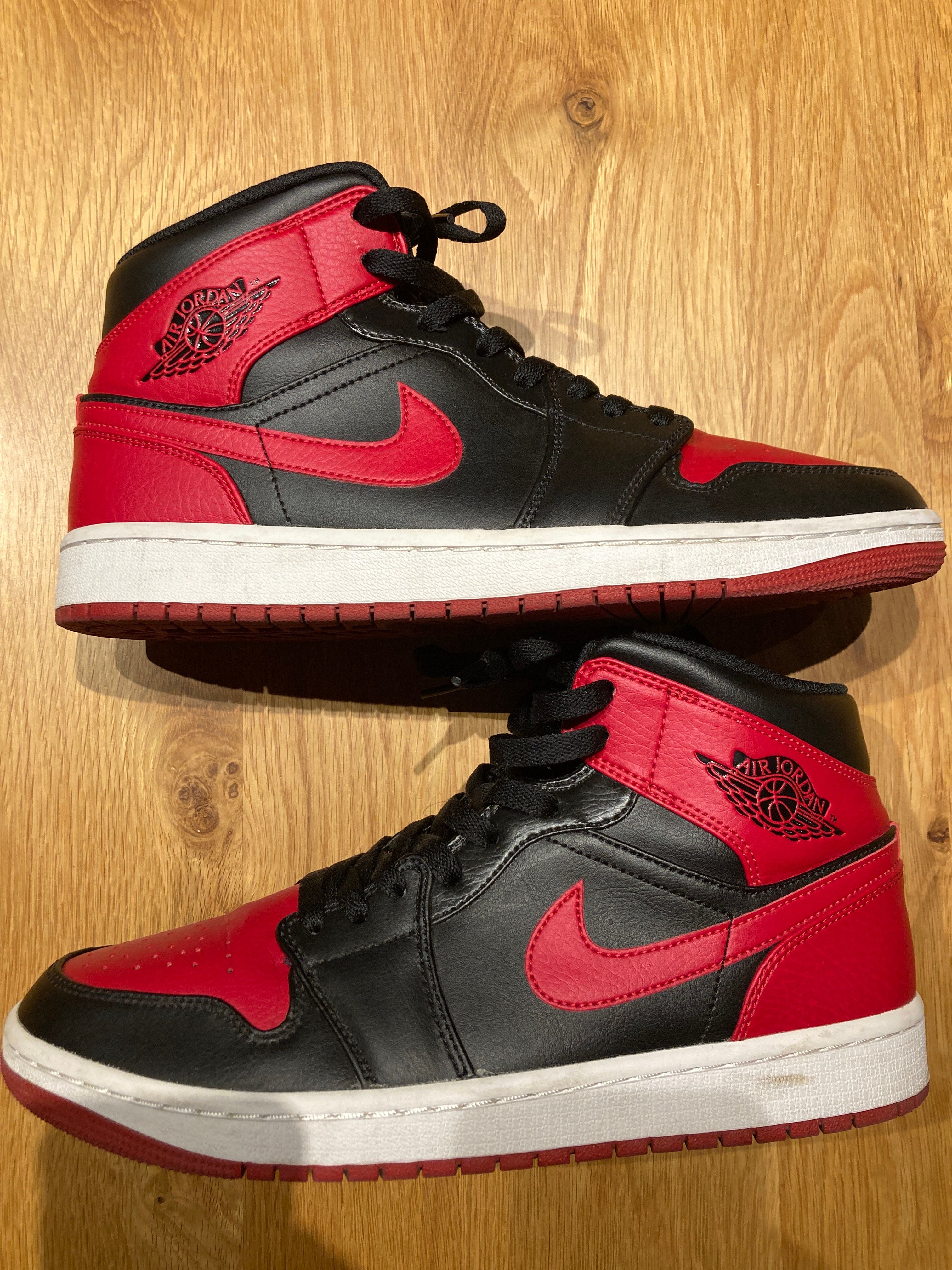 Nike Air Jordan 1 Mid "Bred"