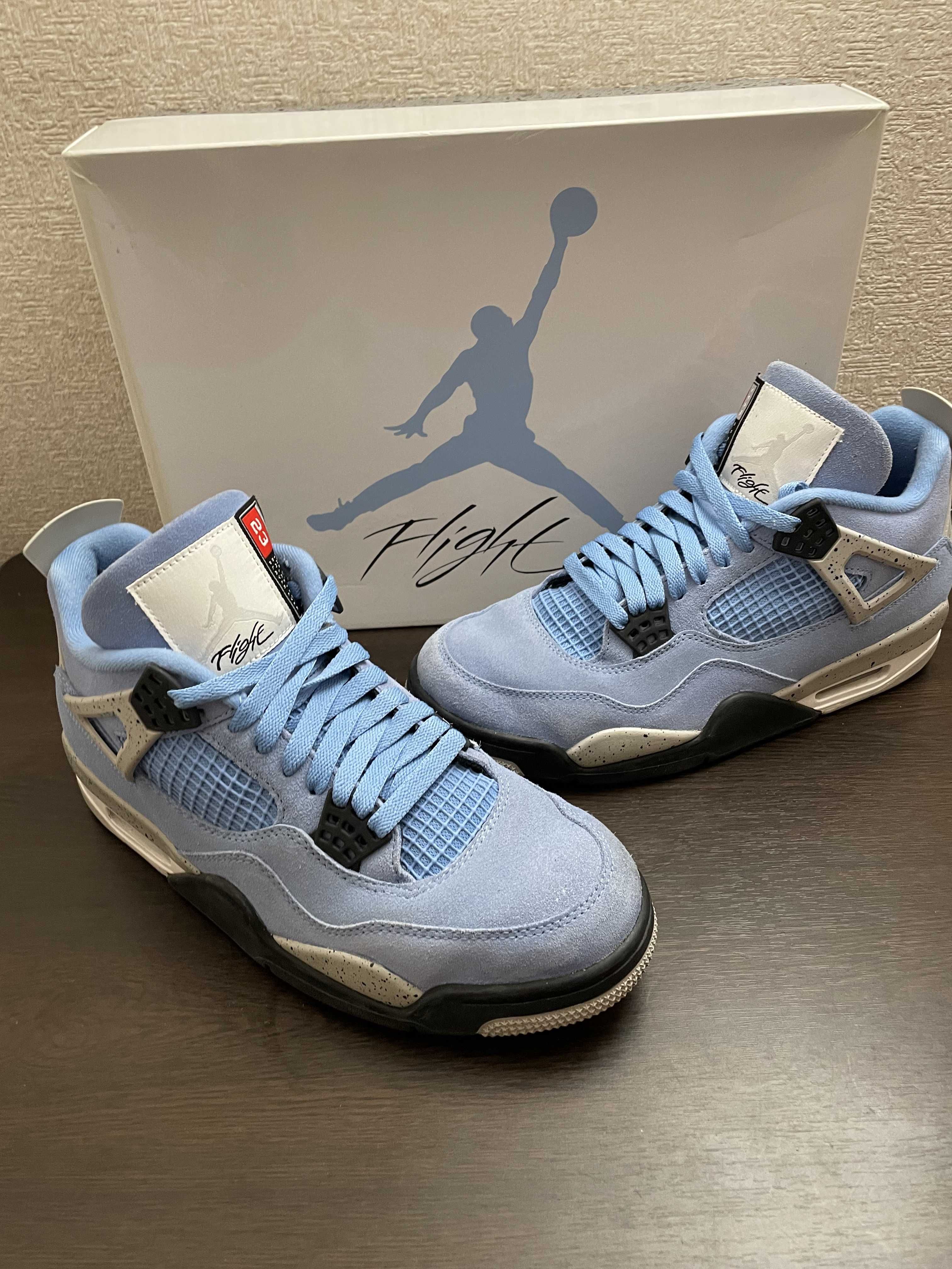 Nike Air Jordan 4 "University Blue"