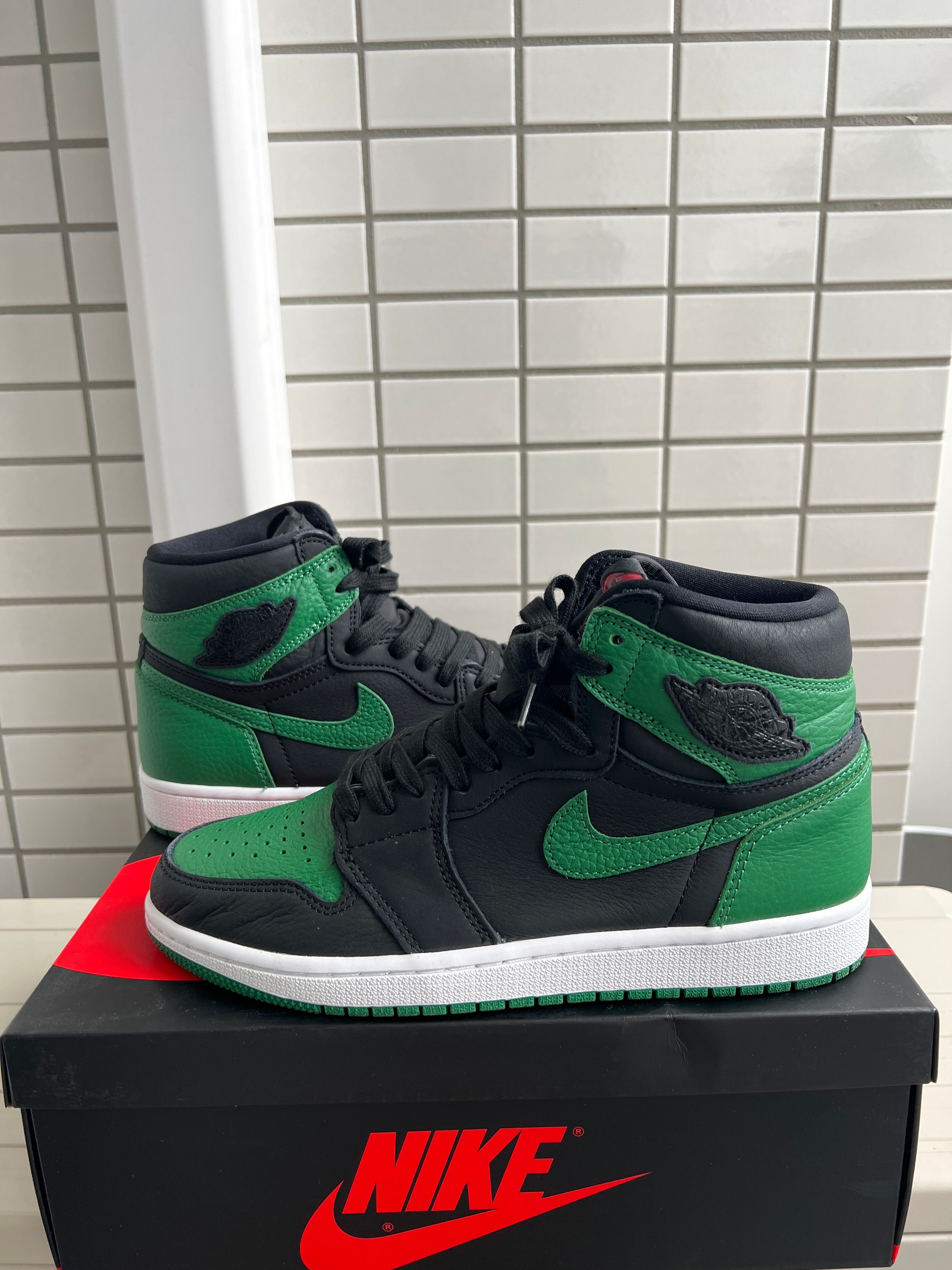 Nike Air Jordan 1 Retro High OG "Black/Pine Green" (2020)