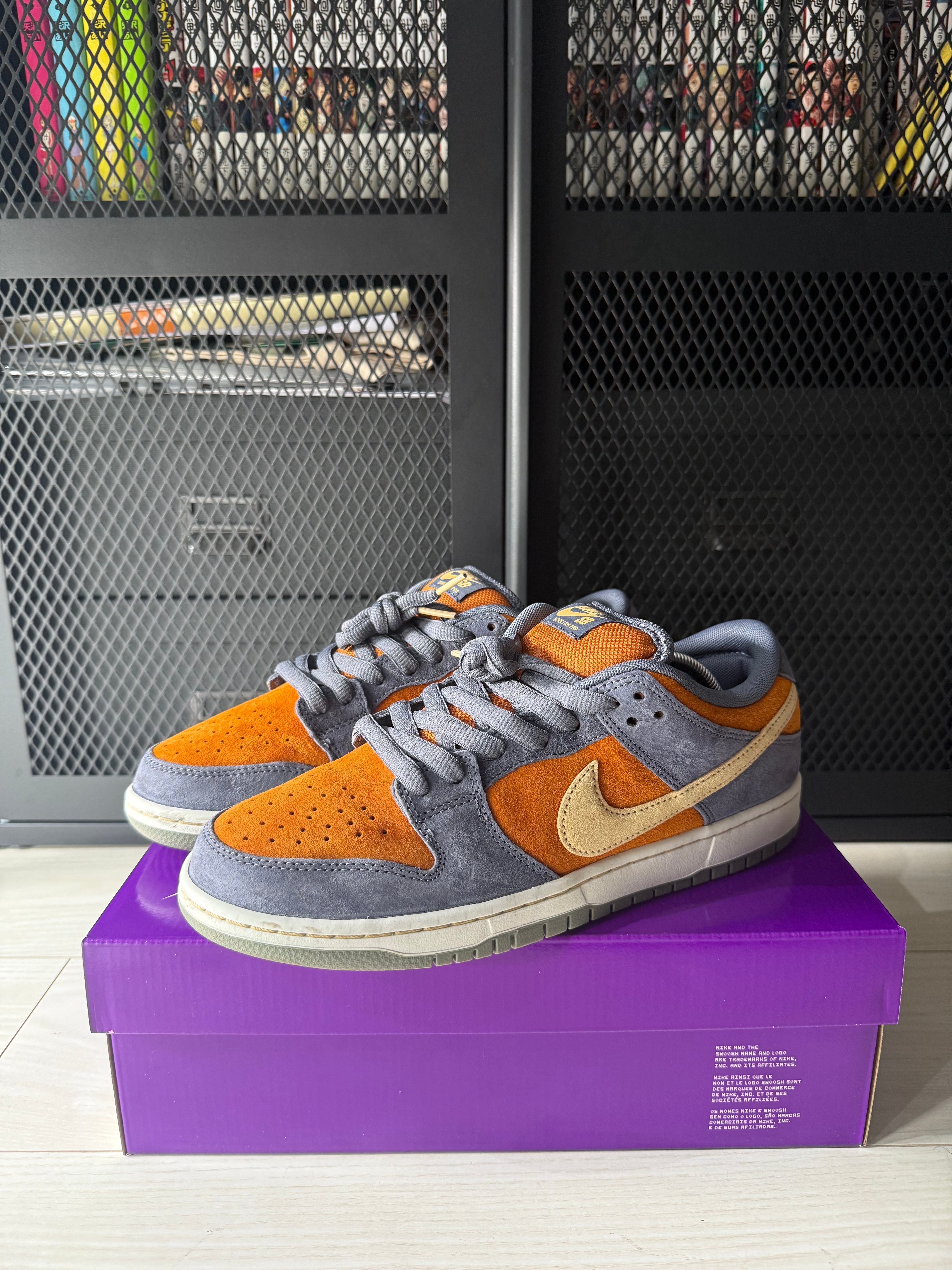 Nike SB Dunk Low Pro "Light Carbon and Monarch"