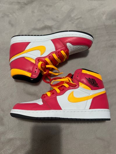 Nike Air Jordan 1 High OG "Light Fusion Red"